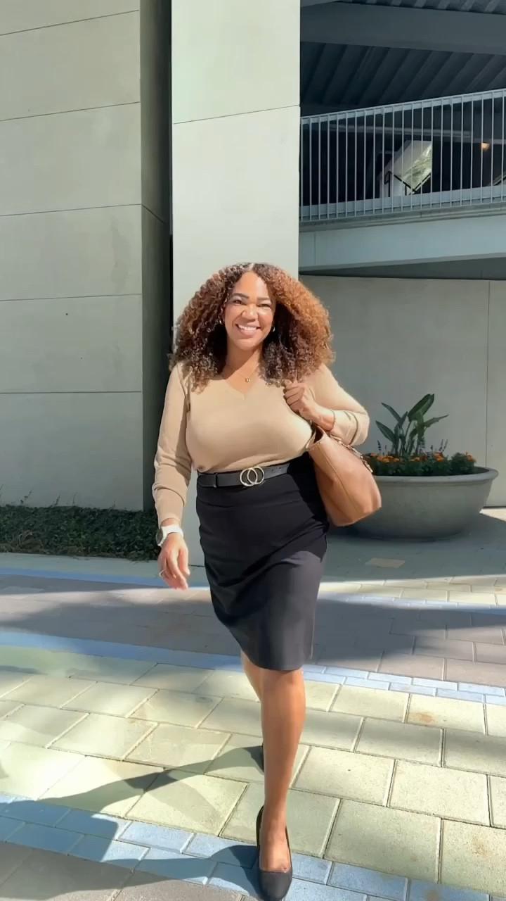 Work wear 👩🏾‍💻for Curves! It’s tough finding items that fit for work. This @amazonfashion pencil skirt (one of my best sellers 😉) is stretchy & comfy! I got a 2xl so it wouldn’t be too fitted. Got a large in the @amazonessentials sweater. 

#LTKworkwear #LTKmidsize