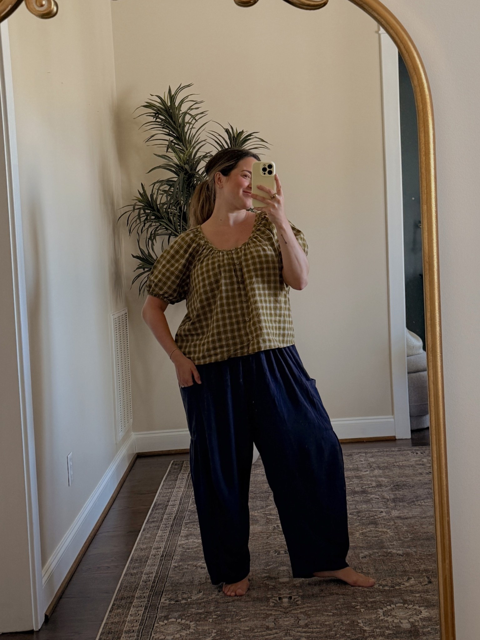Cutie flowy ood- top large, bottoms large

#LTKootd #LTKMidsize #LTKSaleAlert