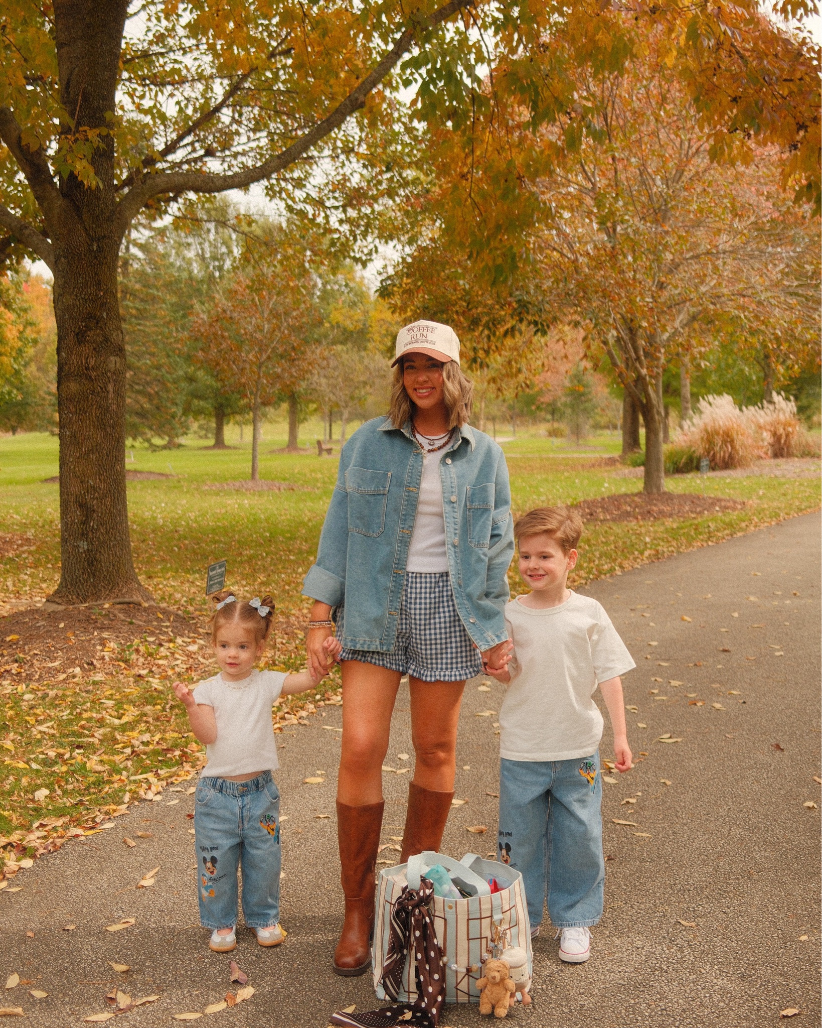 Have lived in fall lalaland the last 4 days between Holden, pumpkin patches and fall fests.. it’s been the best! 🍂🍁✨ never want this season to end. It’s just so beautiful in Northeast Ohio 😭🍂