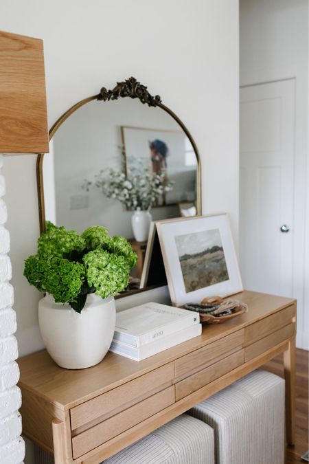 My living room mirror is 25% off right now!!

Home decor 
Console table
Antique mirror
Artwork 
Spring decor 
Living Room 

#LTKhome #LTKSeasonal #LTKsalealert