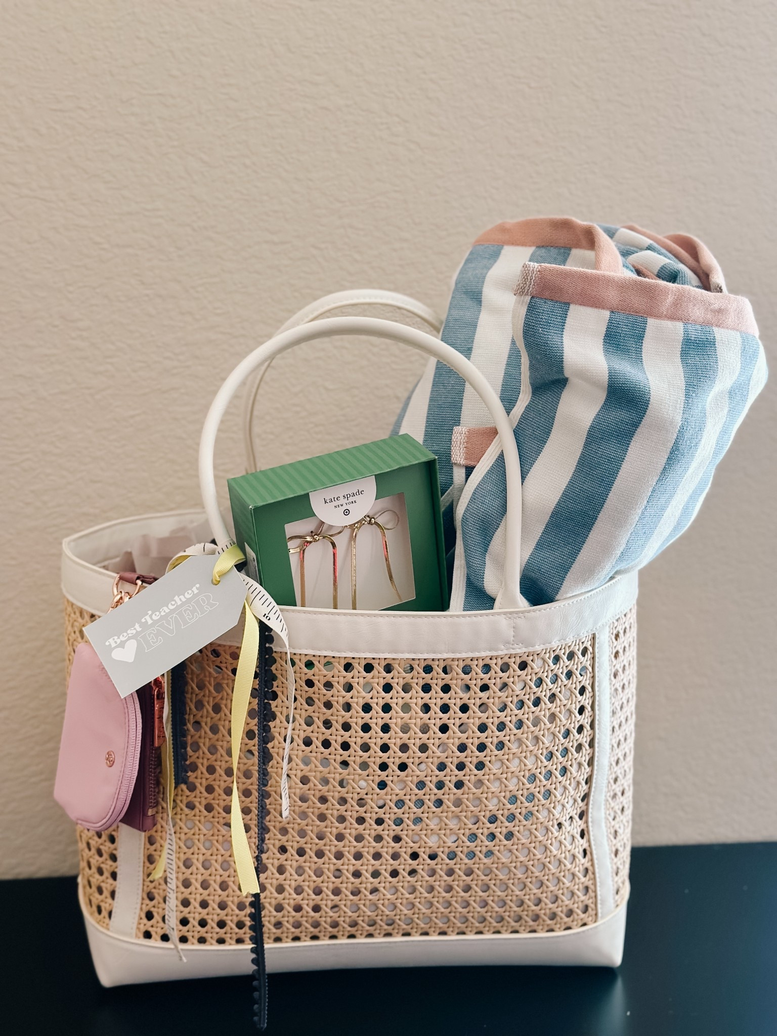 Teacher gift ideas 

#LTKItBag #LTKGiftGuide #LTKxMadewell