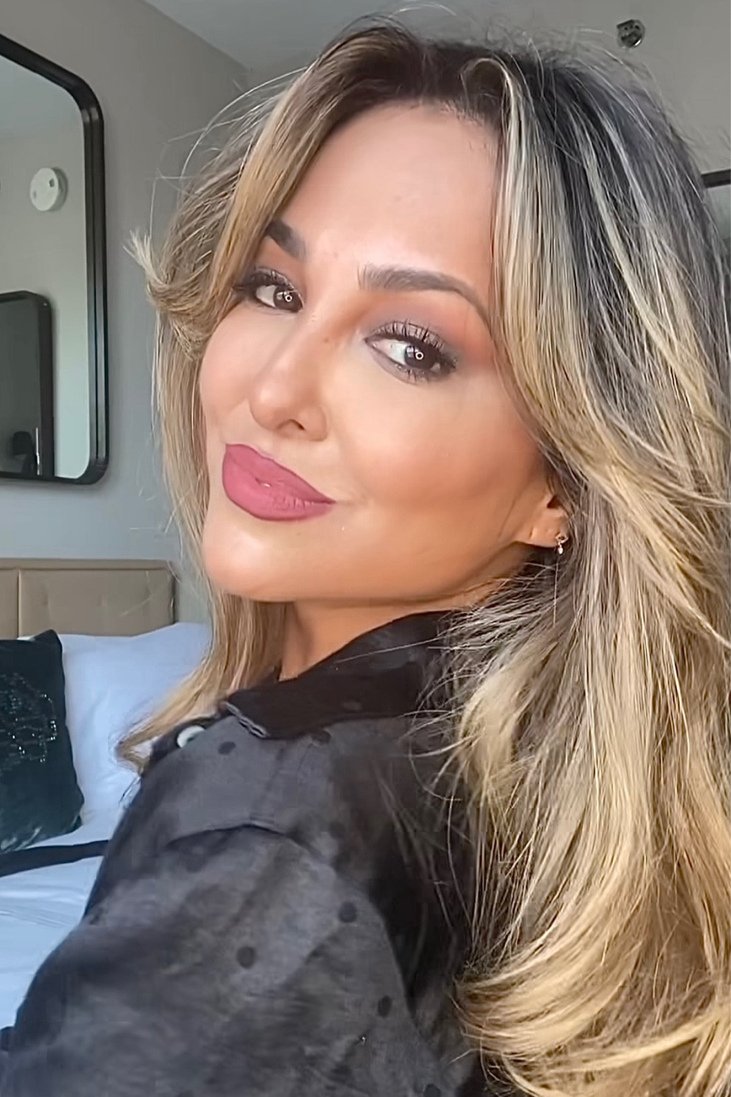 GRWM: My Go-To Evening Glam Pt. 1 💫 

From reels video posted 09/14/2022 

I’ve linked all the products I’ve used over 2 videos since we can only link a maximum of 16 items 💫🤍

Makeup Details: 
Contour: @fentybeauty - “truffle” 
Powder blush: @lauramercier - sold out in the color “rosé” 
Metallic eyeshadow: @kevynaucoin - sold out in the color “blazed up” 
Eyeshadow: @charlottetilbury discontinued in the color “stoned rose beauty” 

All alternatives linked below ✨

#LTKU #LTKbeauty #LTKSeasonal