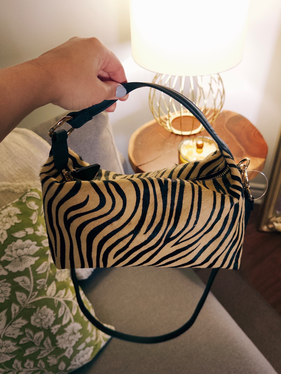 Had to have this 🦓🫶🏼👜 
Purse is sold out now 😭 from H&M!!! #h&m #zebrapurse #animalprint #animalprintbag #h&mpurse #h&mzebrabag #nightoutpurse #goingoutpurse #dressup #girlsnight #accessories #h&maccessories #hm  

#LTKcanada #LTKpartywear #LTKstyletip
