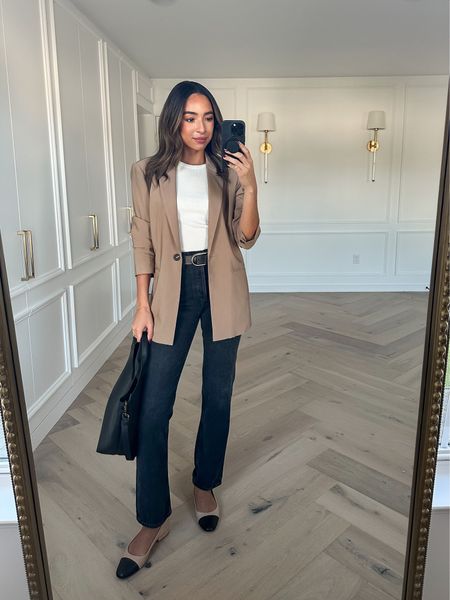 Fall outfit for work 💼 size 2 in brown blazer (code NENA20 to save), size 25 black jeans 




Casual work outfit
Fall work outfit
Fall fashion
Blazer outfit

#LTKfindsunder100 #LTKstyletip #LTKworkwear