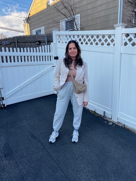 Casual & comfy weekend outfit …love to wear this outfit combo of a blazer + sweatpants especially to kids parties. The blazer makes me feel polished and the sweatpants are comfy to interact with the kiddos easily. 





#LTKstyletip #LTKmidsize #LTKfindsunder50