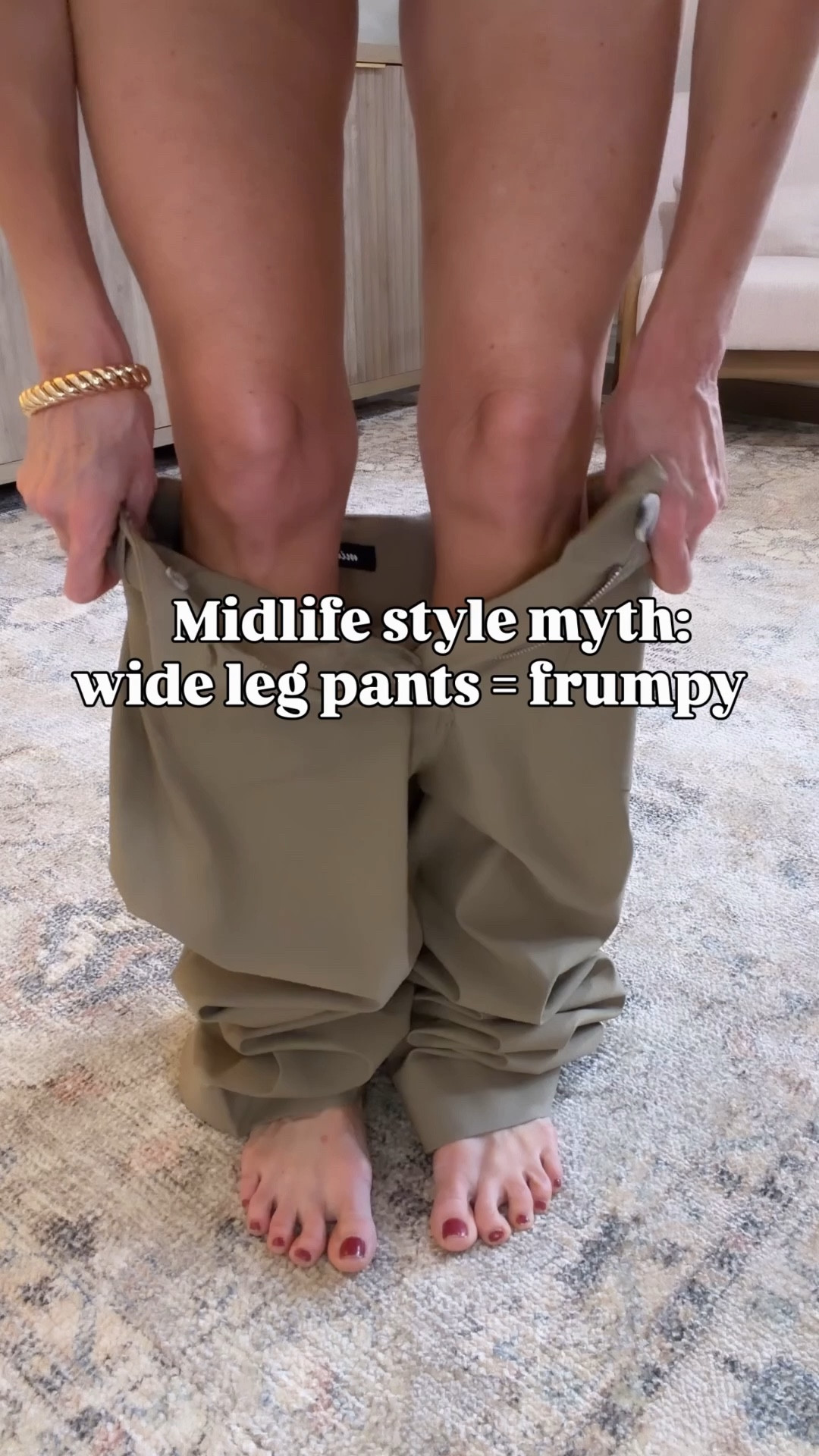 Frumpy isn’t coming from the pants—it’s coming from proportion and structure! Here’s a few tips to style wide leg pants or jeans.
1. Define your waist (non-negotiable). A tucked or fitted top is what keeps this from going boxy and shapeless.
2. Balance volume on top! Wide on the bottom = streamlined on top. Think: tanks, fitted tees, slim knits, or a slightly tailored blouse.
3. Cropped or structured layers only. Avoid long cardigans or tunics = where “frumpy” sneaks in fast.
4. Choose the right shoe
- Pointed toe or almond toe = elongates
- Slight heel or structured flat = polished
- Avoid clunky + round + flat all together (can feel heavy)
5. Add intention (belt, jewelry, bag). Wide-leg pants need a little “finish” so they don’t feel lazy. Belt, necklace, structured bag.

Fit is true to size.

#LTKgrwm #LTKootd #LTKOver40