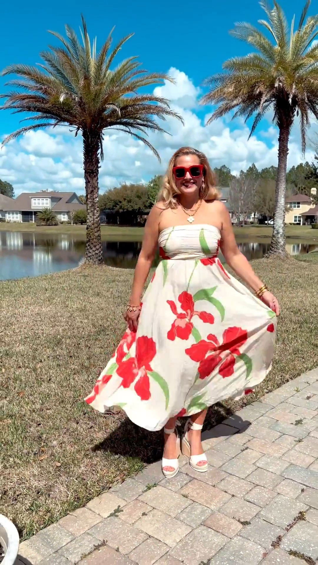 This strapless dress is perfect for spring break, summer vacation or an upcoming outdoor wedding! It’s beautiful!

Wearing a large. It zips up the back and it runs small.

#maxidress #weddingguest #springbreak



#LTKWedding #LTKootd #LTKSwim