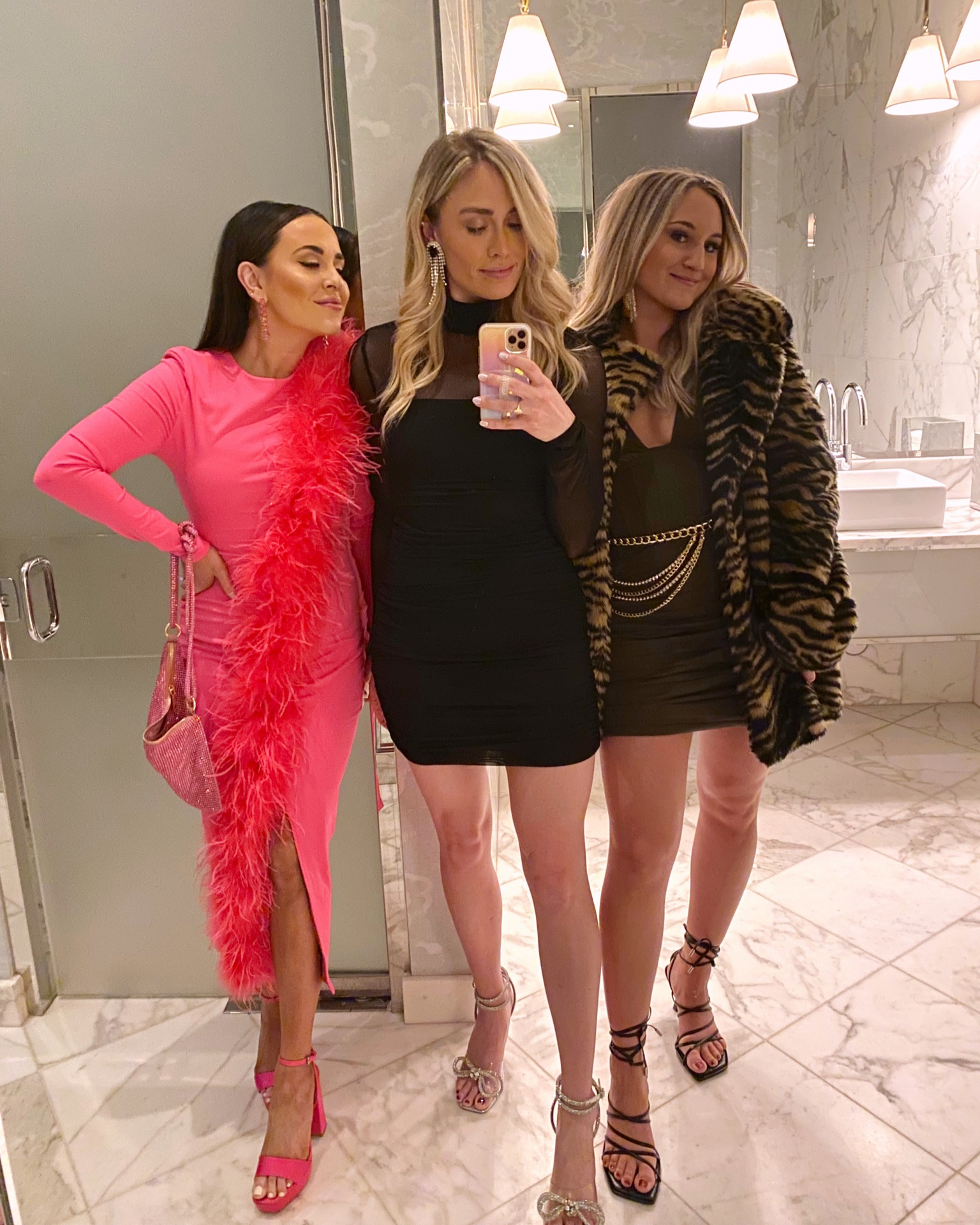 Vegas outfits!

Amazon finds, revolve, vegas outfits, Las Vegas looks, sequins, glitter, black dress

#LTKHoliday #LTKstyletip #LTKunder100