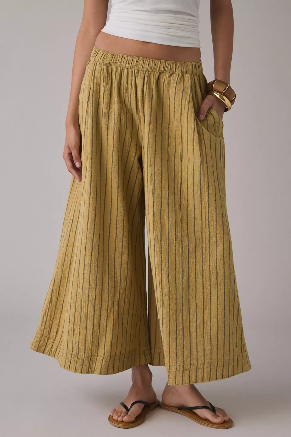BDG Creekside Cropped Cotton Wide Leg Pant | Urban Outfitters (US and RoW)