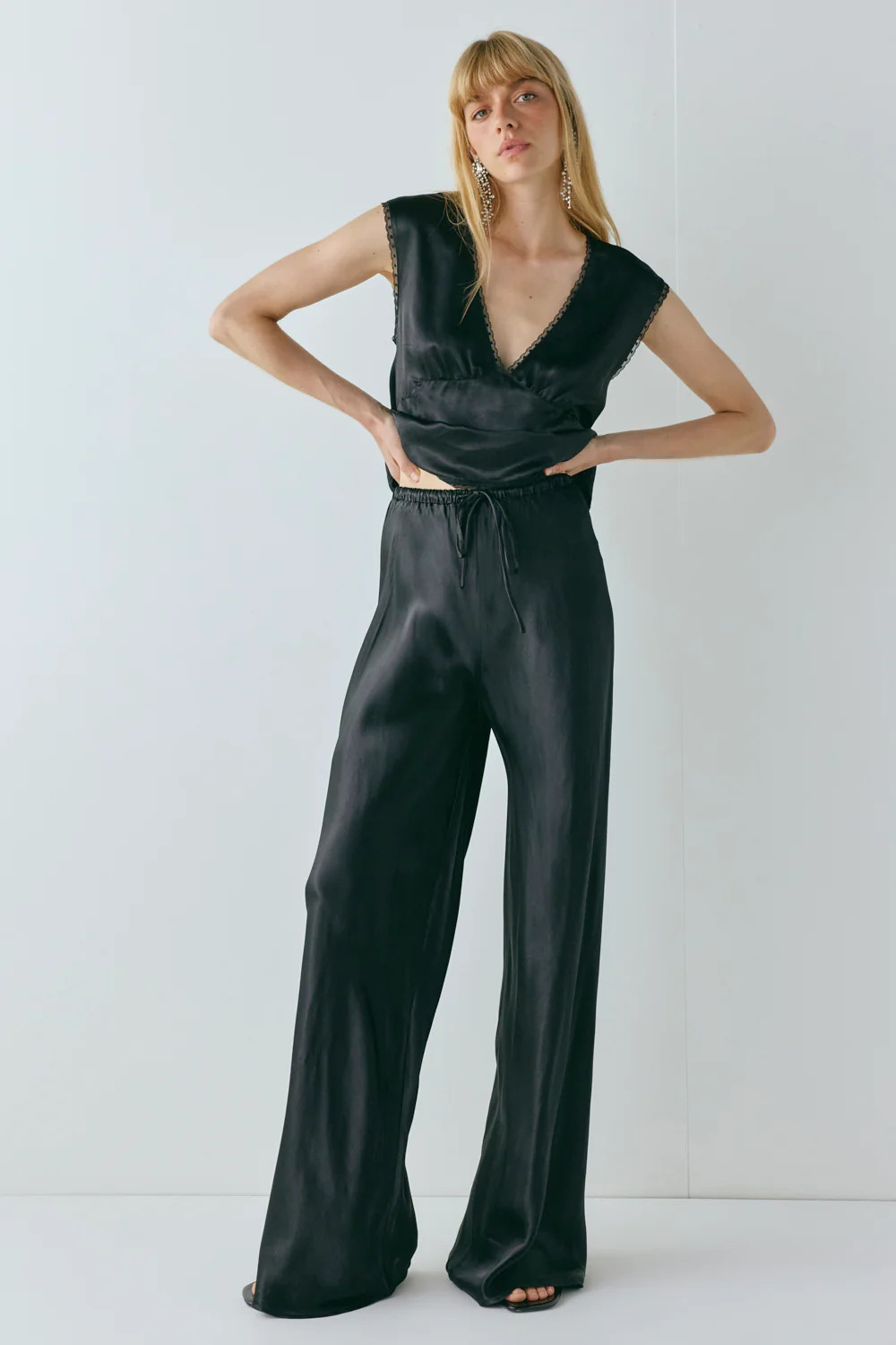 Rae Satin Pants Black | VRG Grl