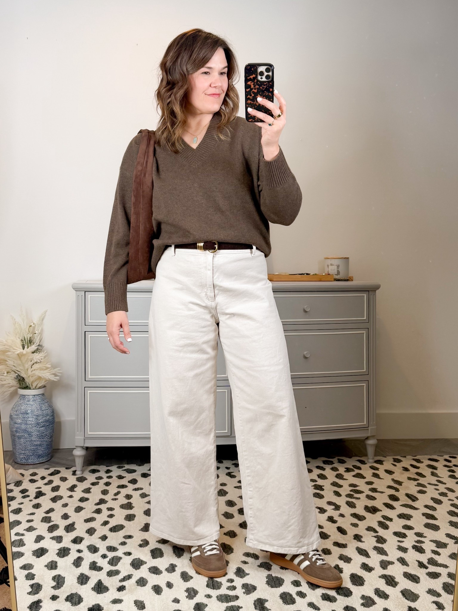 Loving this oversized cashmere sweater from Quicne. I’m wearing a size medium here because the fit is oversized, so I would go with your smaller size.




Outfit ideas, fall style, red sweater, red quarter zip, red sweatshirt, fall style, winter style, casual style, casual outfit ideas, casual outfit for moms on the go, casual style for moms on the go, thanksgiving outfit, thanksgiving style, size 10 style, midsize style, quince style, cashmere, gift ideas, cashmere sweater


#LTKFindsUnder100 #LTKMidsize #LTKOver40