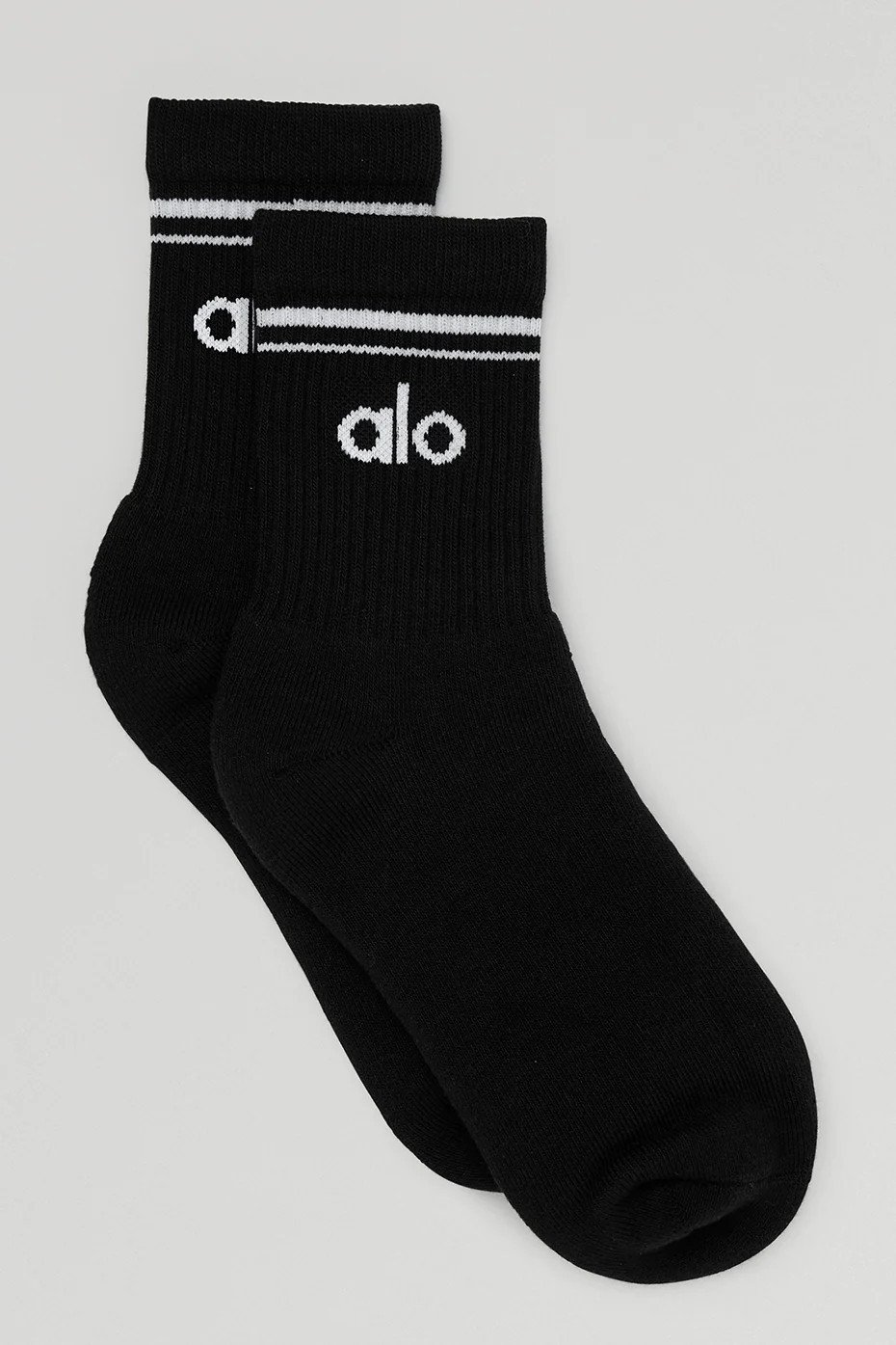 Alo YogaÂ® | Half-Crew Throwback Socks in Black/White, Size: Medium | Alo Yoga (US)