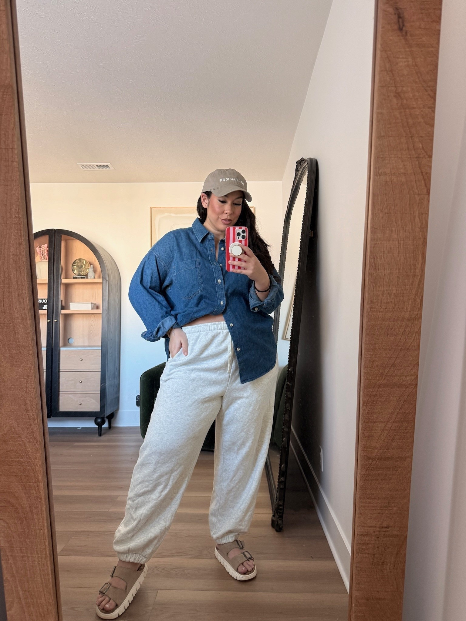 Denim tops are a great layering piece and have been my go to lately! Paired this one with my luxe barrel sweatpants and comfy sandals. Wearing a size xl.
-
-
-
@Aritzia, @American Eagle Outfitters, Spring Outfit, Denim shirt, Midsize

#LTKMidsize #LTKmomlife #LTKootd