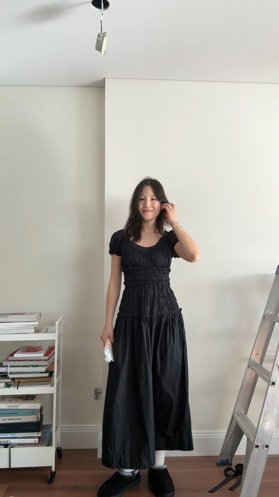 Throwing on my favourite dress (excuse the moving chaos). This is the Doen Leanne 🖤 linking to some similar options as this dress is low in stock 