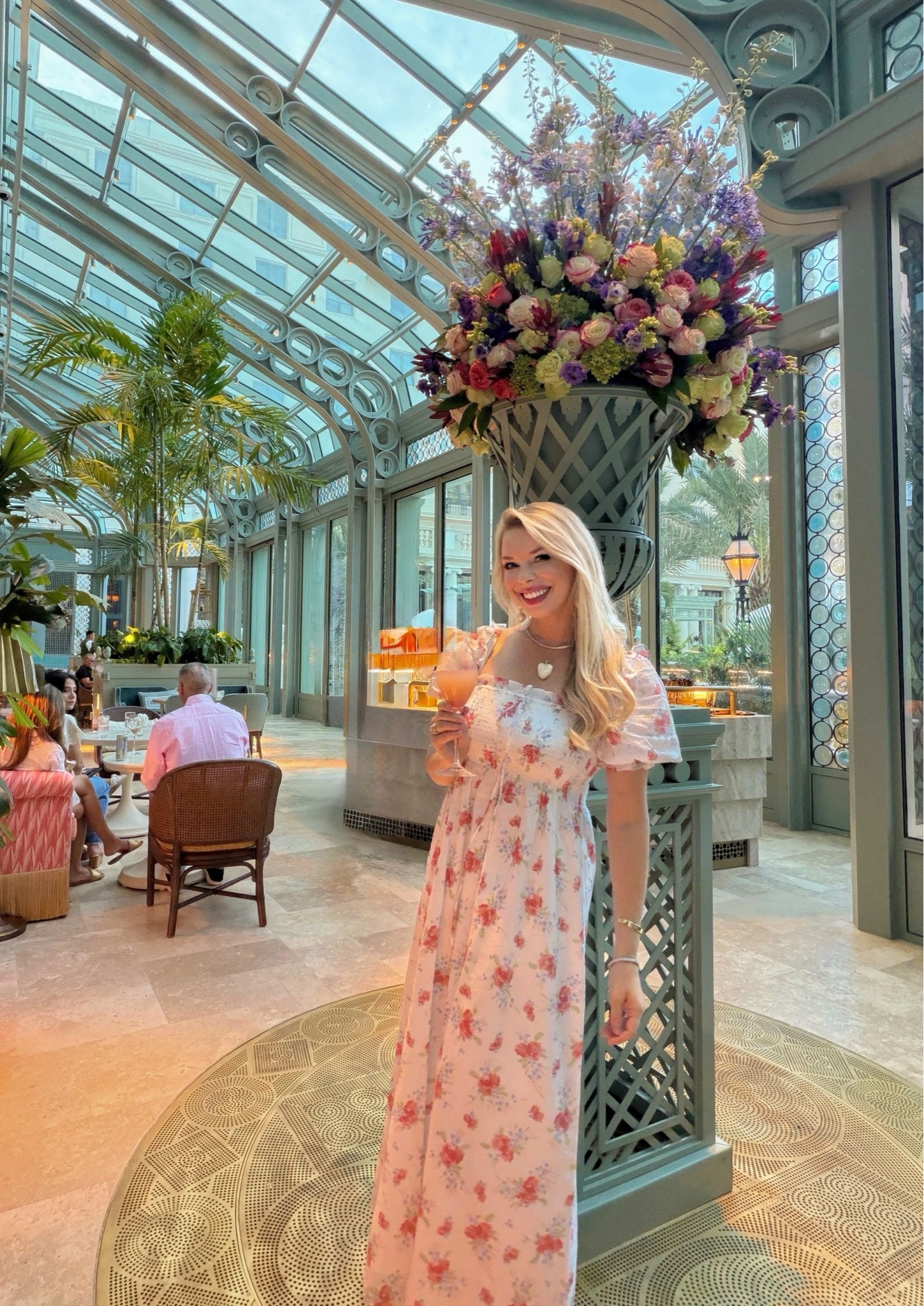 I have died and gone to coastal grandma Heaven!

The new conservatory lobby bar at The Breakers Palm Beach is DIVINE! A must!

And this dress - she’s been my go to literally all season long and can do no wrong 

#palmbeach #napdressnation #whatiwore

#LTKTravel #LTKdayinmylife