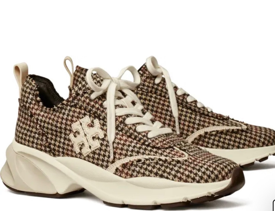 Looking for a statement casual shoe? These are it! 

Tory Burch tennis shoe sale for $131

#toryburch #sneakers 

#LTKshoecrush #LTKSale #LTKGiftGuide