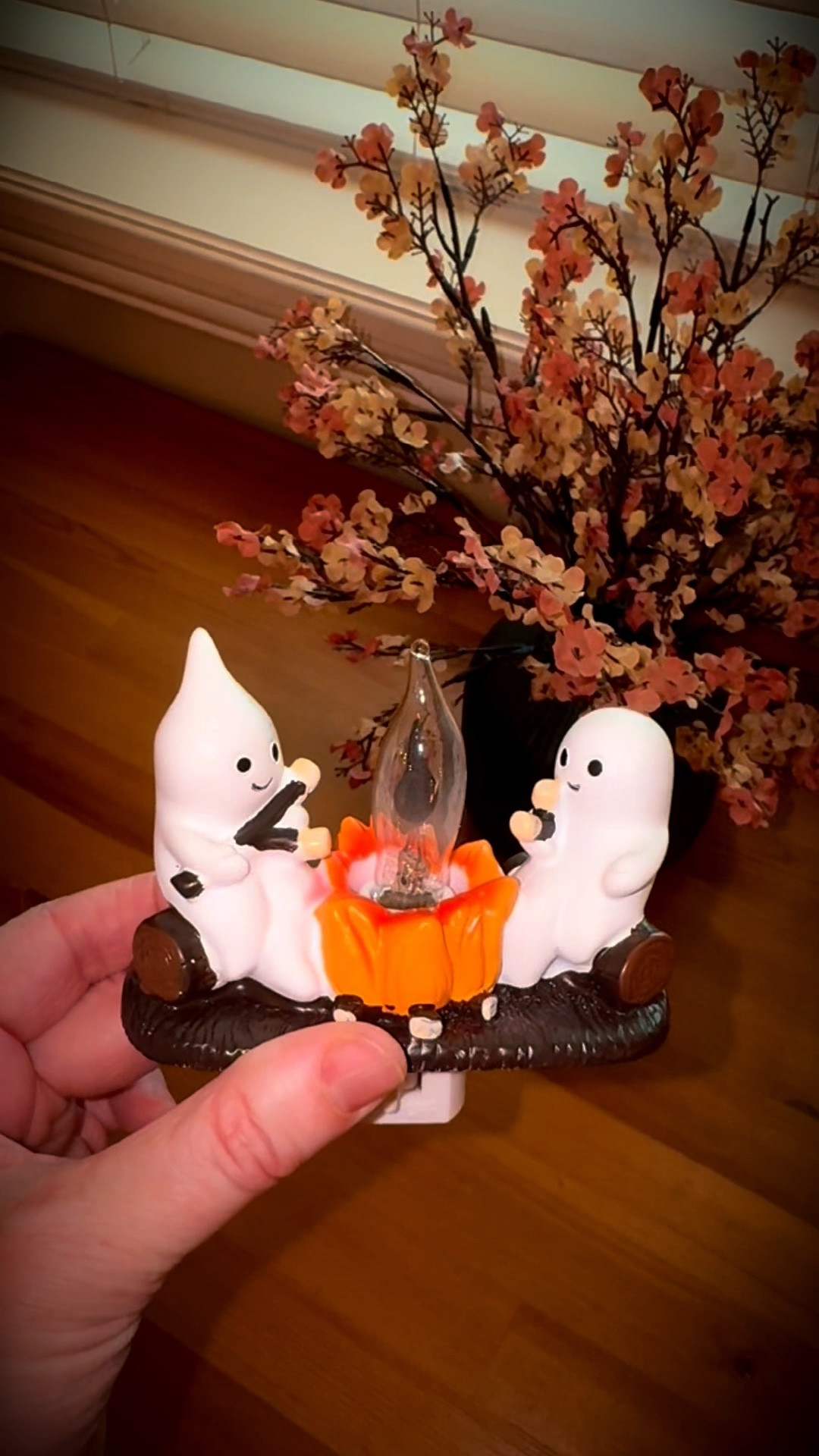 Hauntin’ but make it cozy 👻🔥

#LTKHome #LTKFallSale #LTKSeasonal