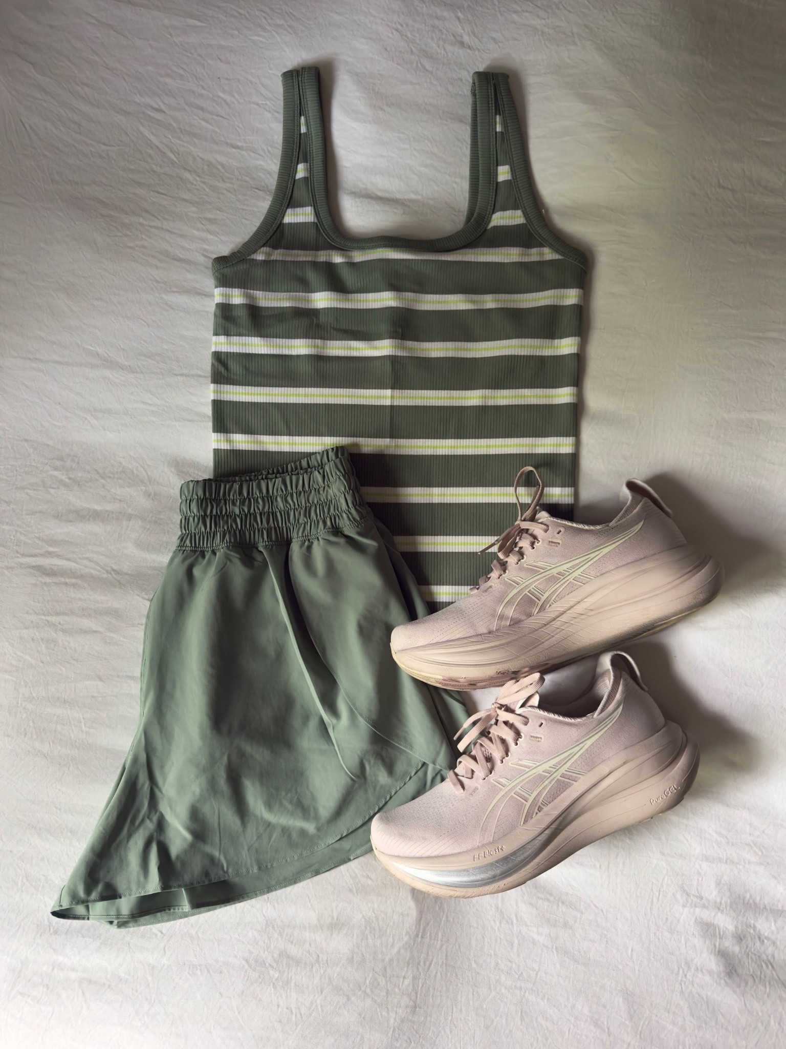 Walk outfit 💛

#aerie #asics #activewear #stripes #tanktop #green

#LTKootd #LTKfitnessgoals
