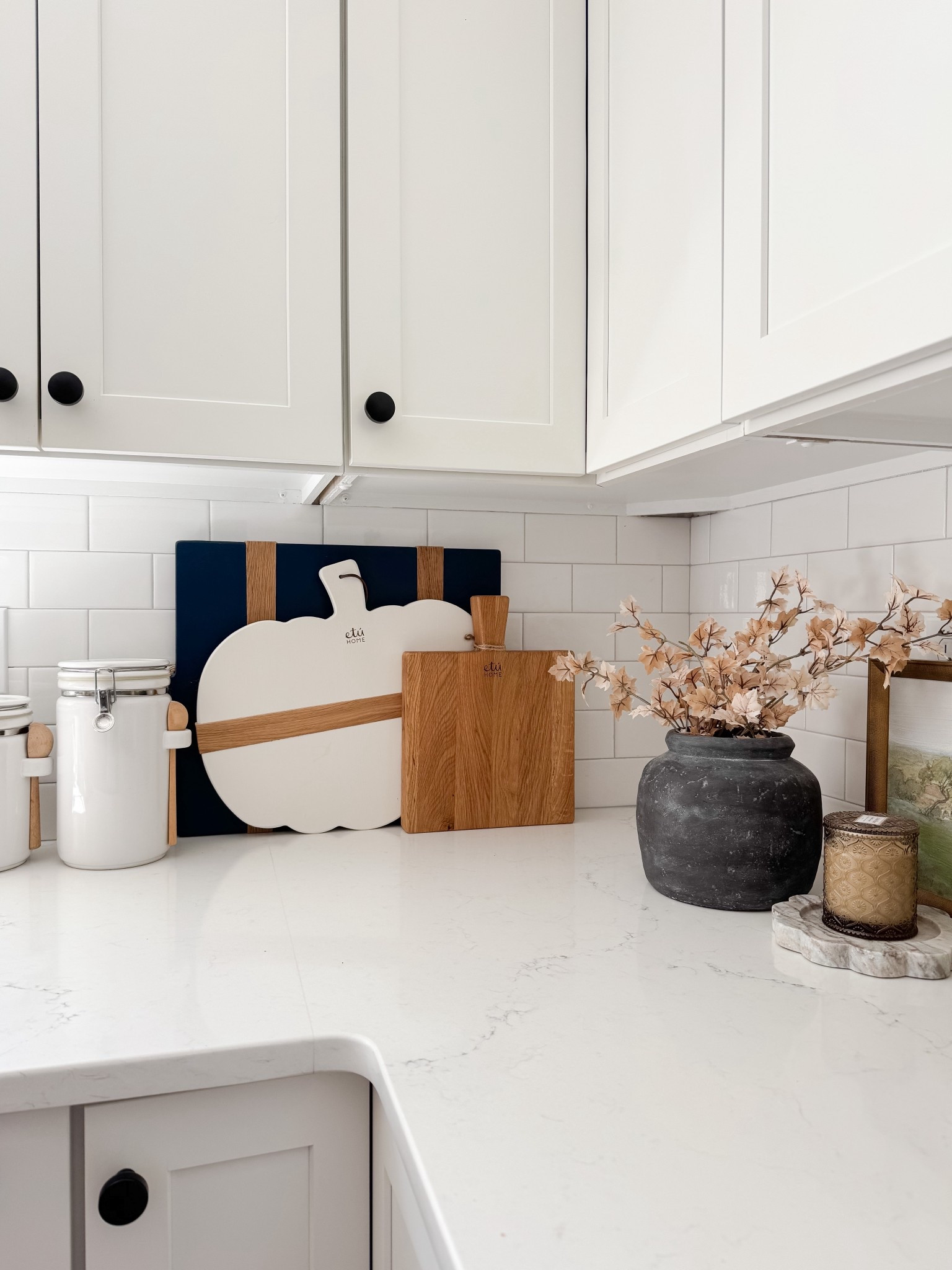 Coastal Kitchen Faves

coastal kitchen  coastal kitchen faves  home decor  trending home decor  sherricalnanhome 


#LTKFindsUnder50 #LTKHome #LTKSeasonal