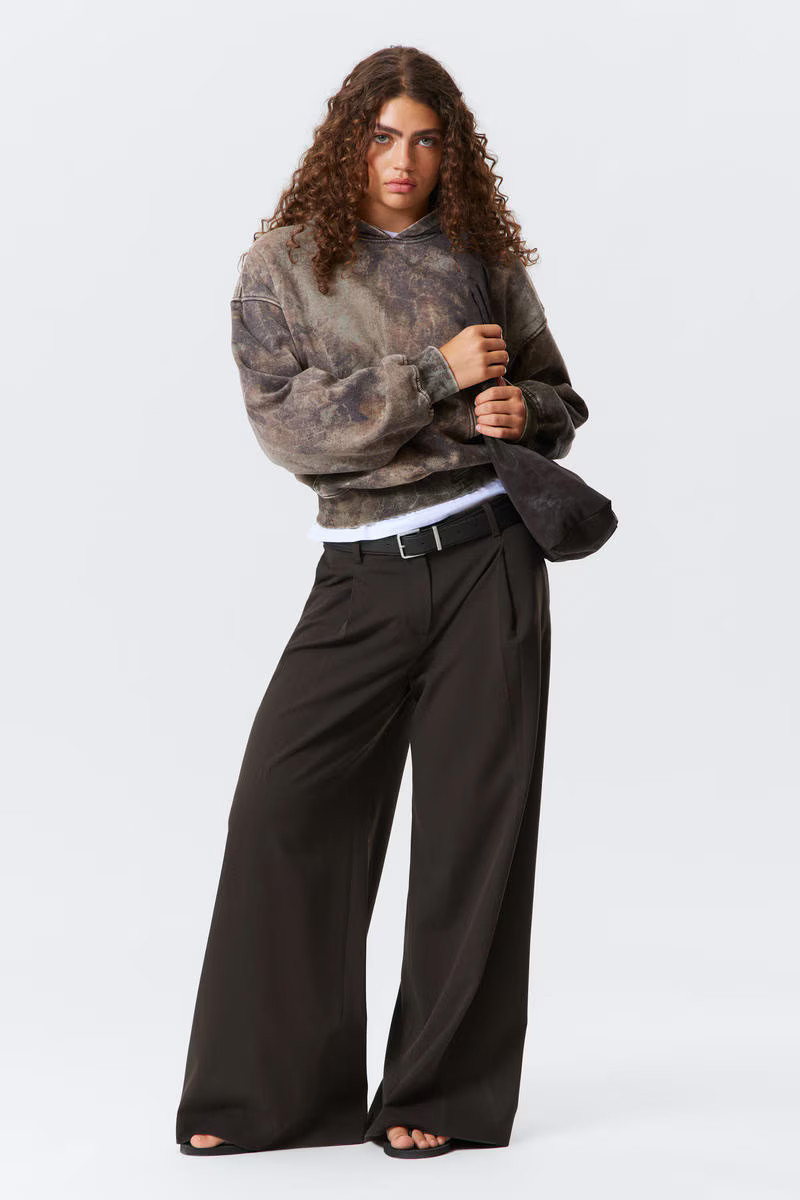 Low Rise Wide Leg Pleated Suiting Trousers | Weekday