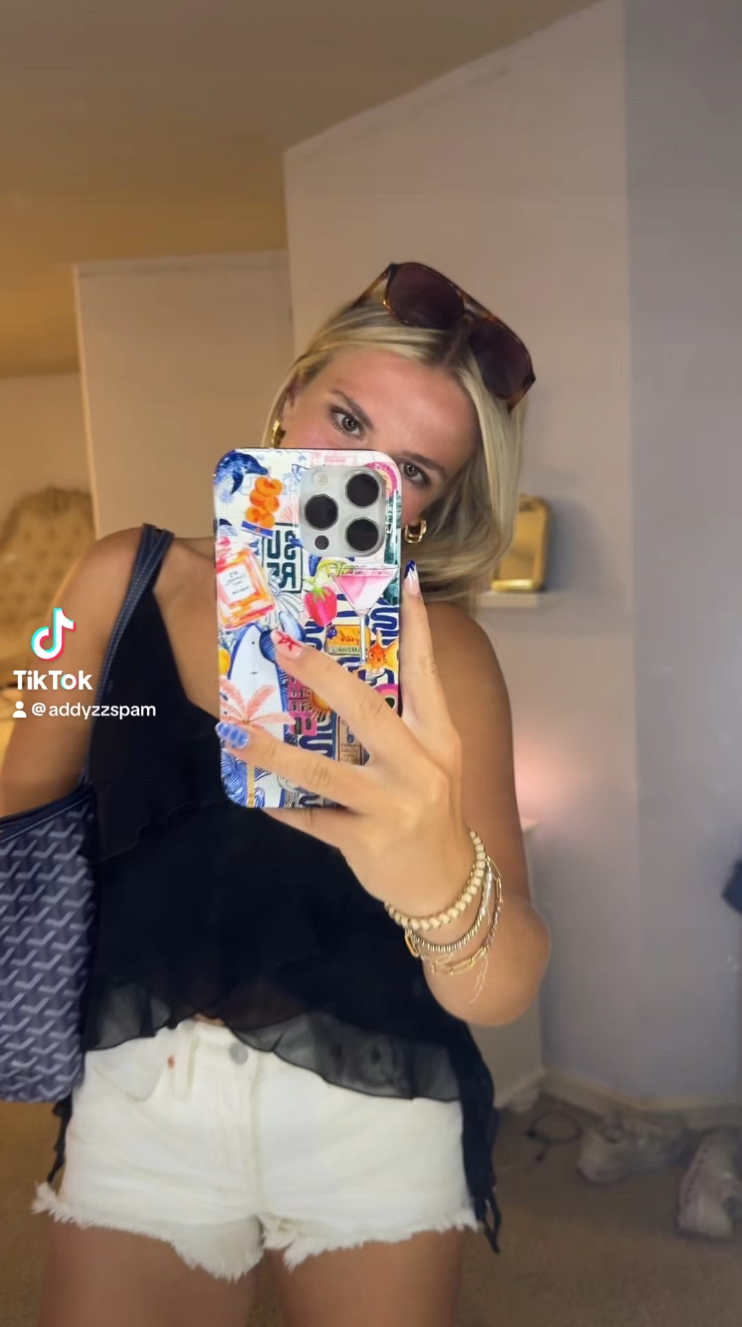 This outfit is the perfect go-to night out, outfit! I am wearing an XS in the Aritzia top. In the Levis 501 I am wearing a 26!

#LTKVideo