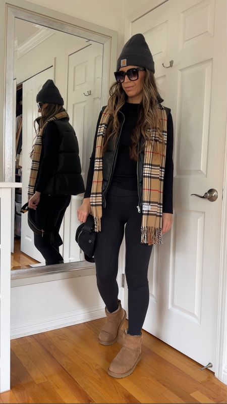Ugg boots style with Burberry inspired scarf

Christmas casual outfit winter style stockings gift for her


#LTKHoliday #LTKSeasonal #LTKGiftGuide