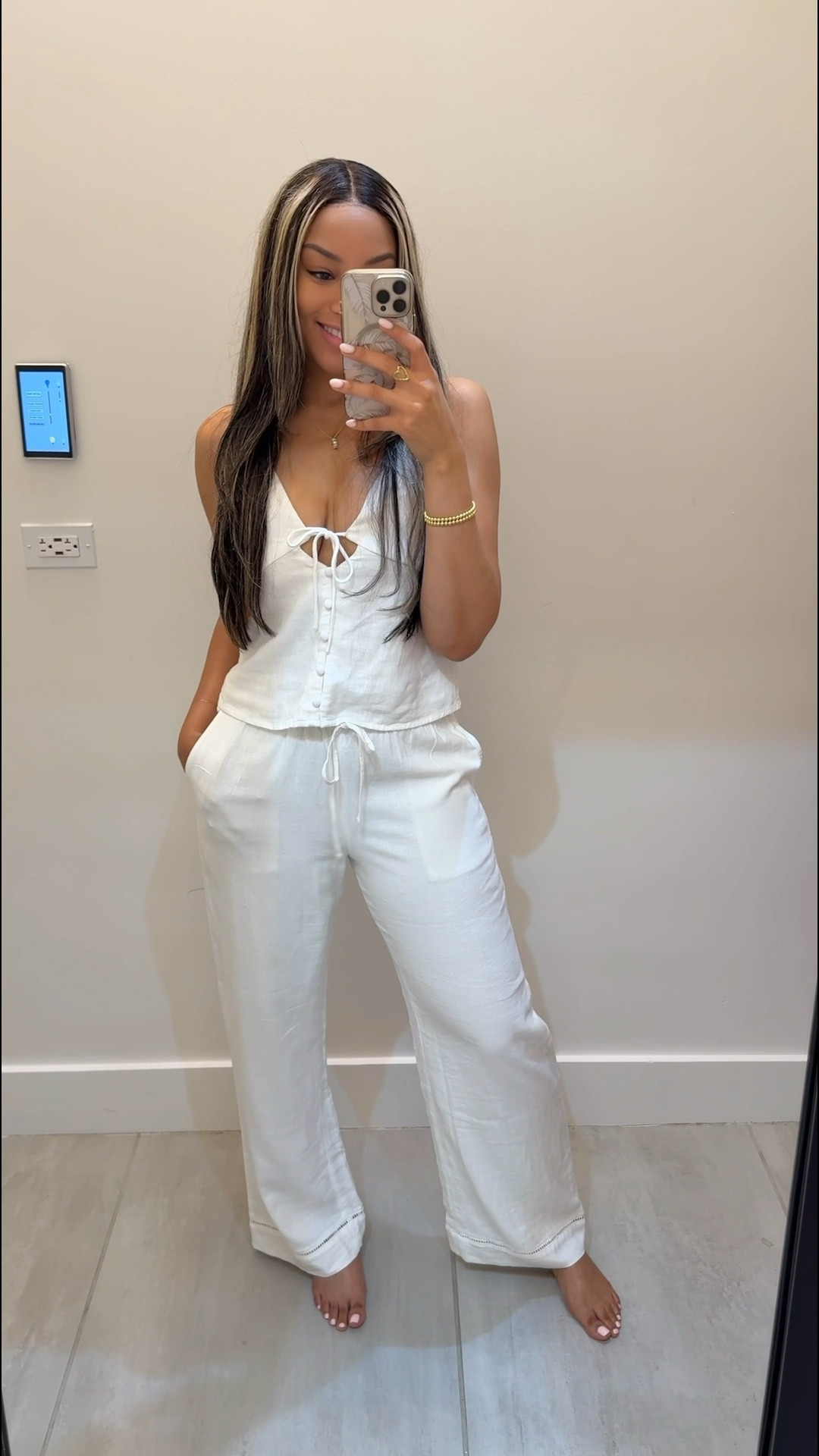 Abercrombie linen blend pull on pant set 🤍 XS Top, Small pants (sheer)

Abercrombie & Fitch linen blend vacation resort wear resortwear summer outfit casual lightweight all white outfit beach spring outfit summer outside 

#LTKSaleAlert #LTKSpringSale