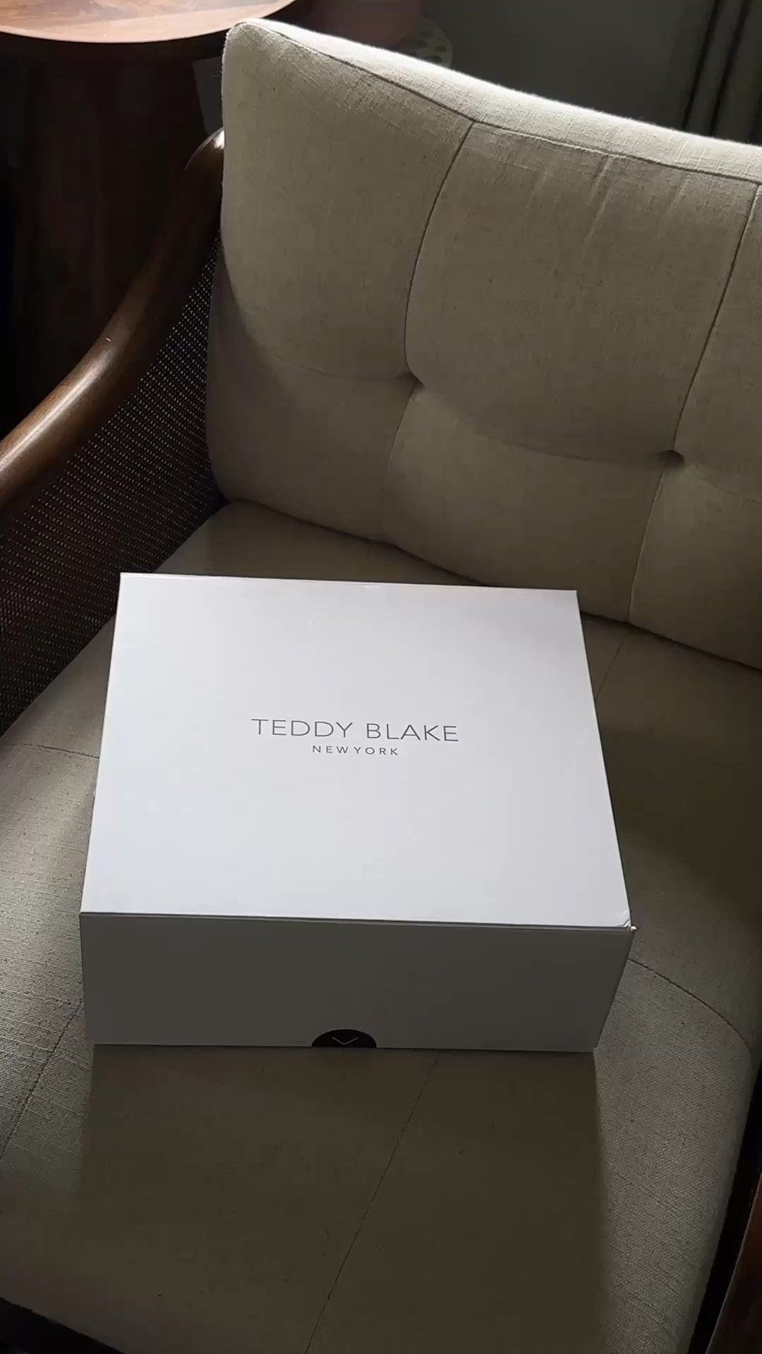 Unboxing of my new Teddy Blake bag 👜

#LTKGiftGuide #LTKItBag #LTKStyleTip