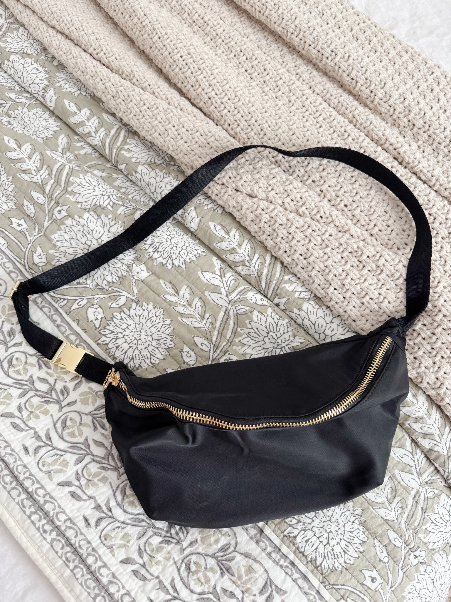 A cozy and welcoming coastal bedroom 🤍 the best handbag for Disney or any vacation! 

#LTKHome #LTKTravel