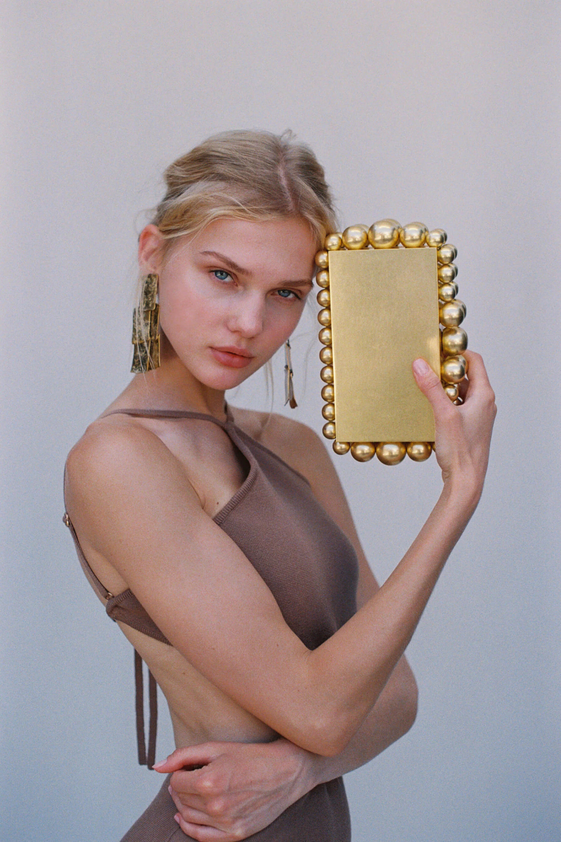 EOS CLUTCH - ANTIQUE BRASS | Cult Gaia - US