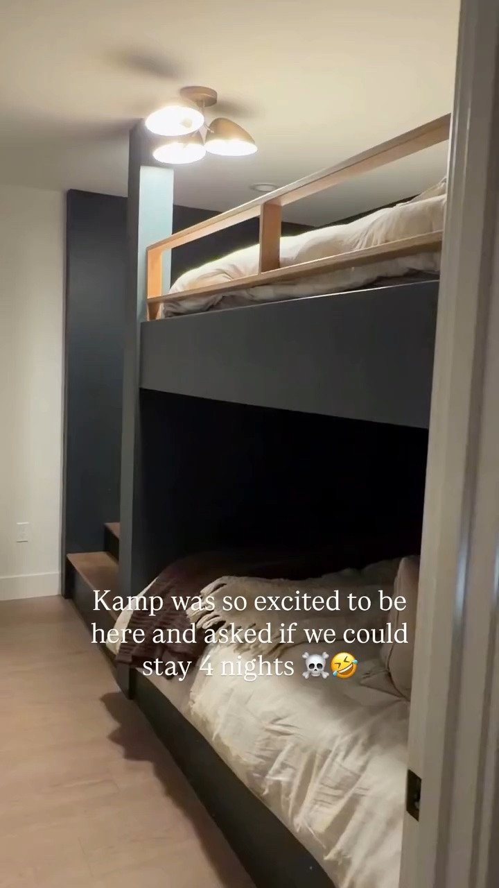 Kamp was so excited to be here and asked if we could stay 4 nights ☠️🤣
