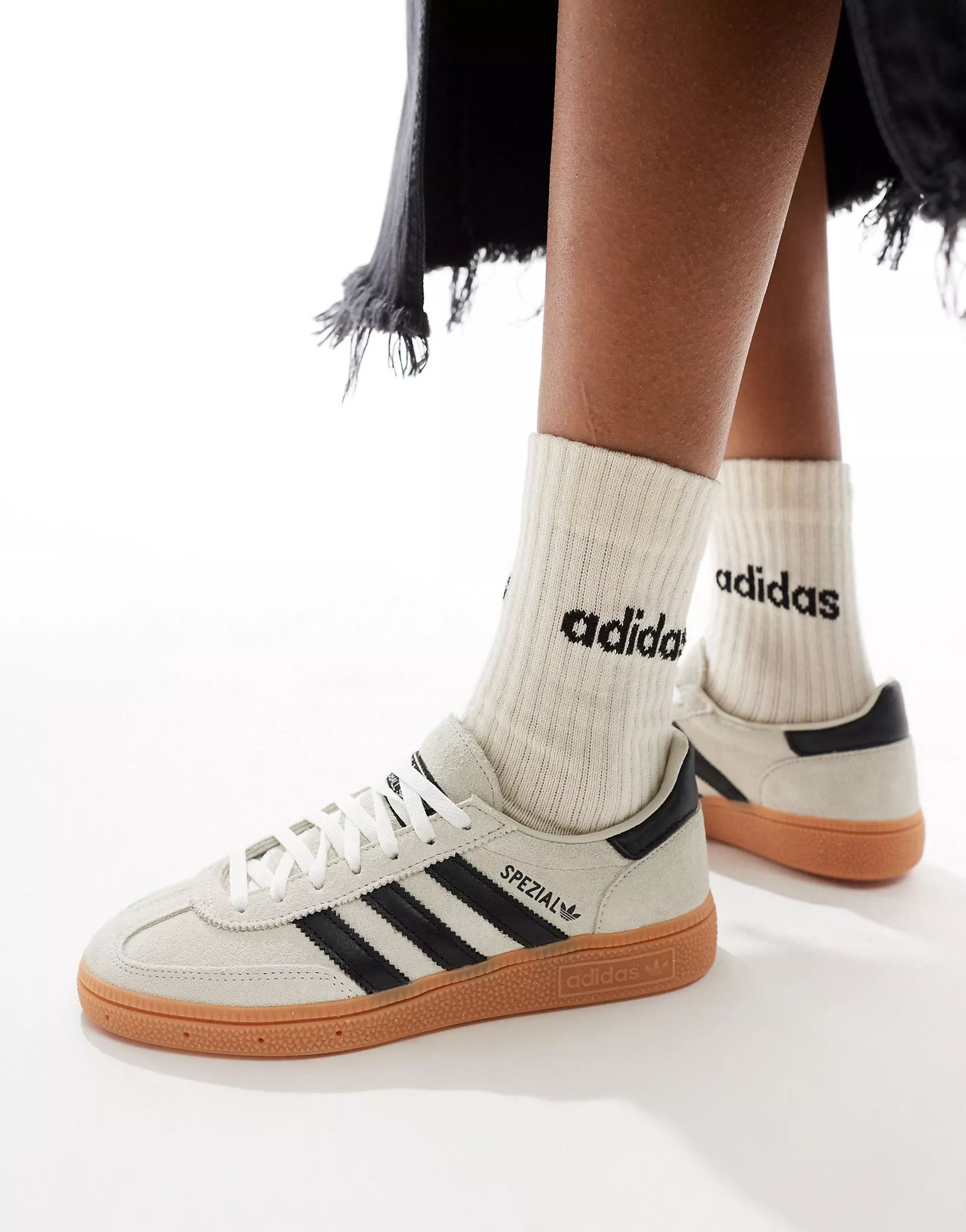 adidas Originals Handball Spezial trainers in cream and black with gum sole | ASOS (Global)