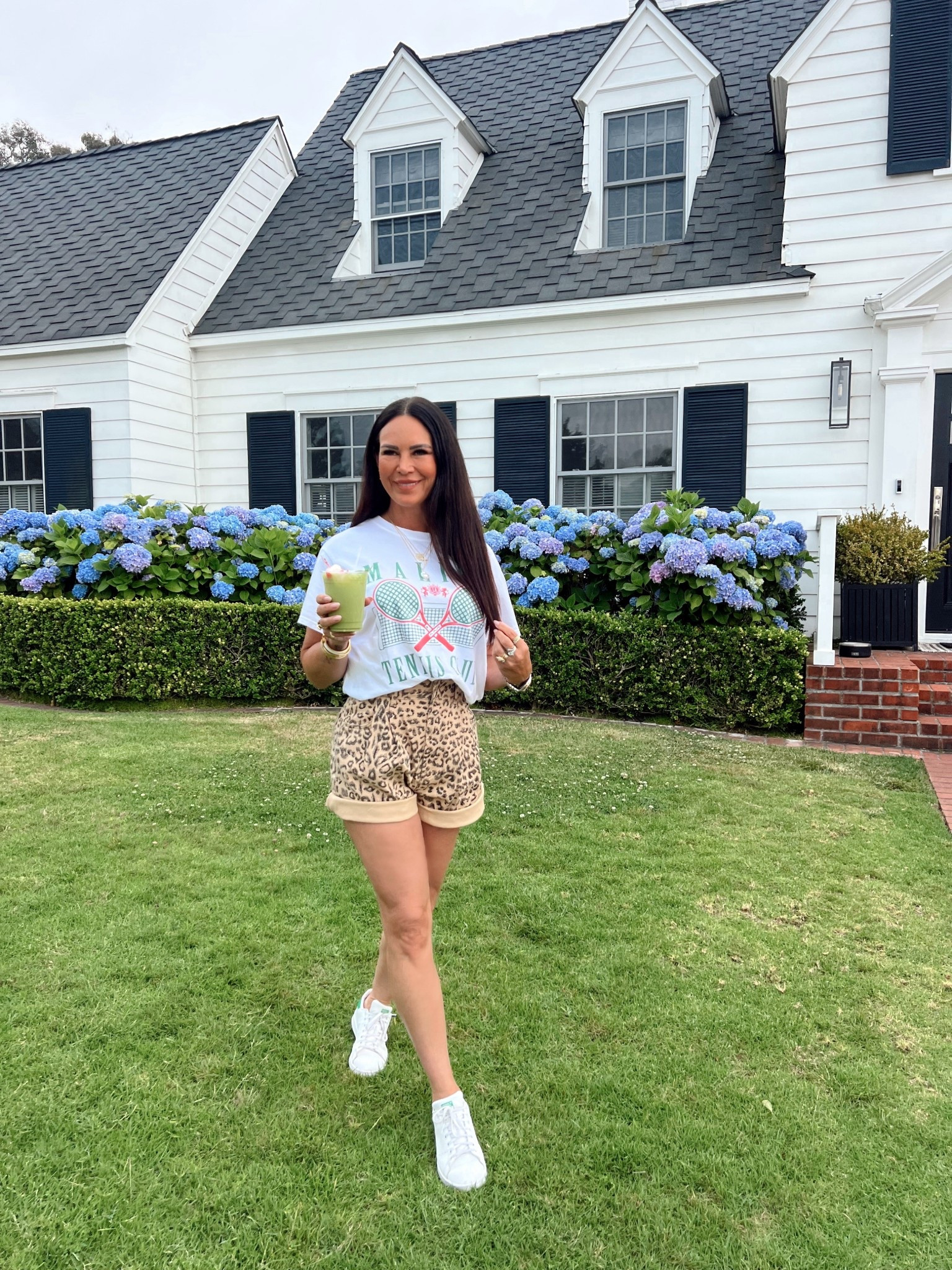 Hydrangea and iced Matcha season. 🩵✨ 
#chantellestyle #chantellehartmanmalarkey #chantellemalarkey

#LTKSummerEdit #LTKStyleTip #LTKSeasonal