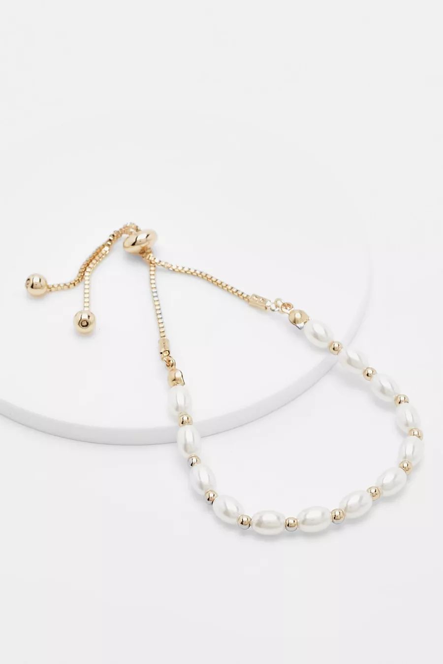 Pearl And Gold Toggle Bracelet | boohoo (US & Canada)