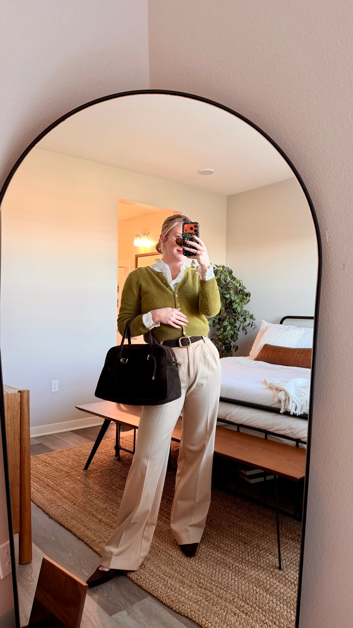 Effortless workday layers 🤍
A repeatable outfit formula I always come back to: tailored trousers + a crisp button-down + a soft cardigan. Neutral, polished, and easy to rewear all season.

Linked everything here — from the Favorite Daughter trousers to my go-to suede work bag. These are pieces I actually reach for on busy days when I still want to feel put together.

🤍 work outfit ideas
🤍 capsule wardrobe staples
🤍 elevated everyday style


#LTKootd #LTKWorkwear #LTKdayinmylife