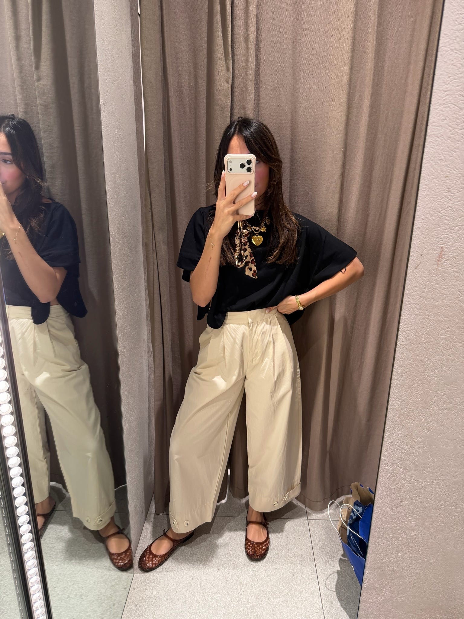 This too is SO comfy and flattering I’m obsessed. Love the barrel pant detail at the bottom to change the size!

#LTKPetite