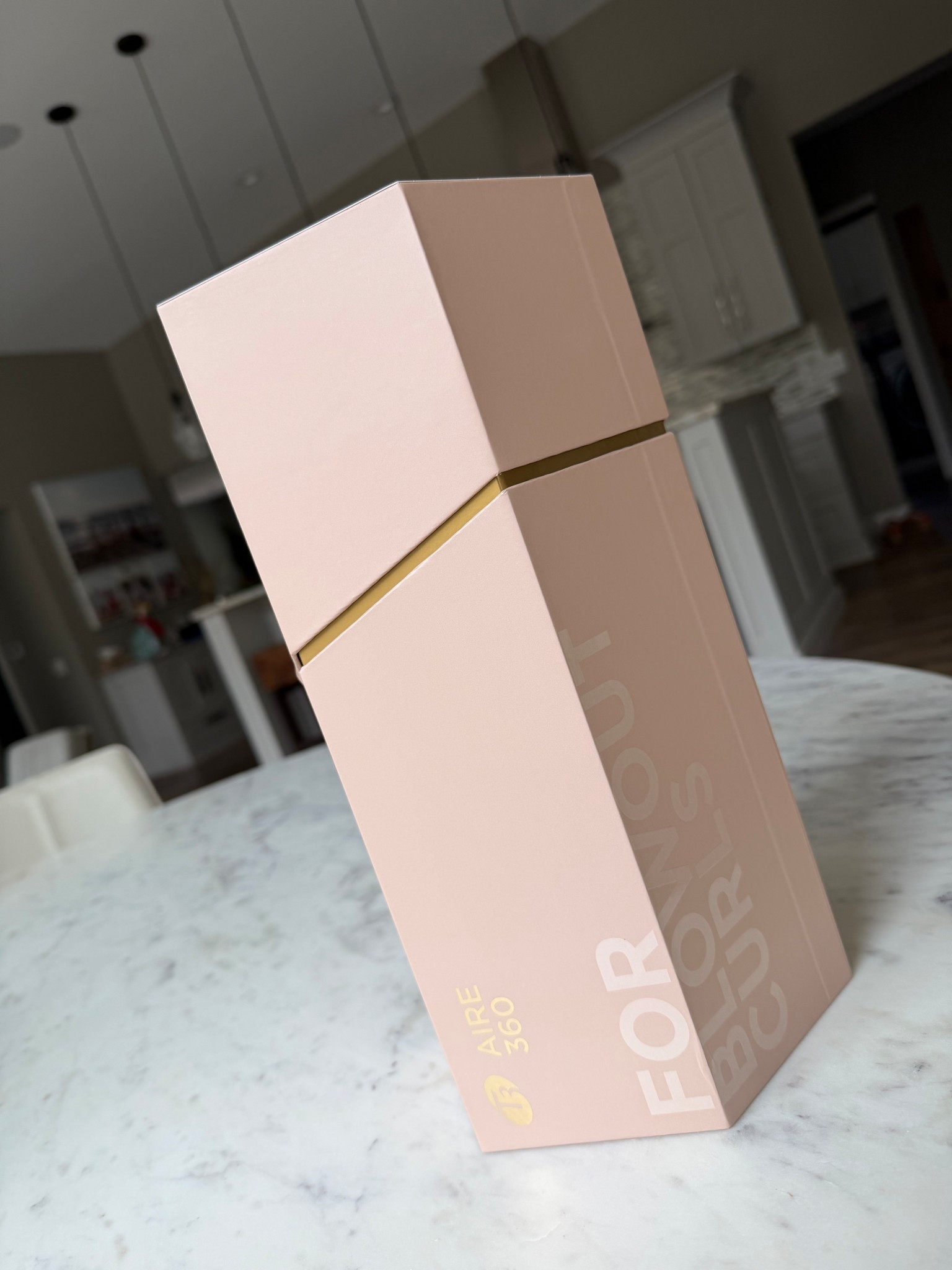Must have hair dryer hair tool for traveling, auto world voltage. It is travel, friendly with dual voltage.
Blowout curls that defy gravity on the go and around the world 
T3 aire 360
