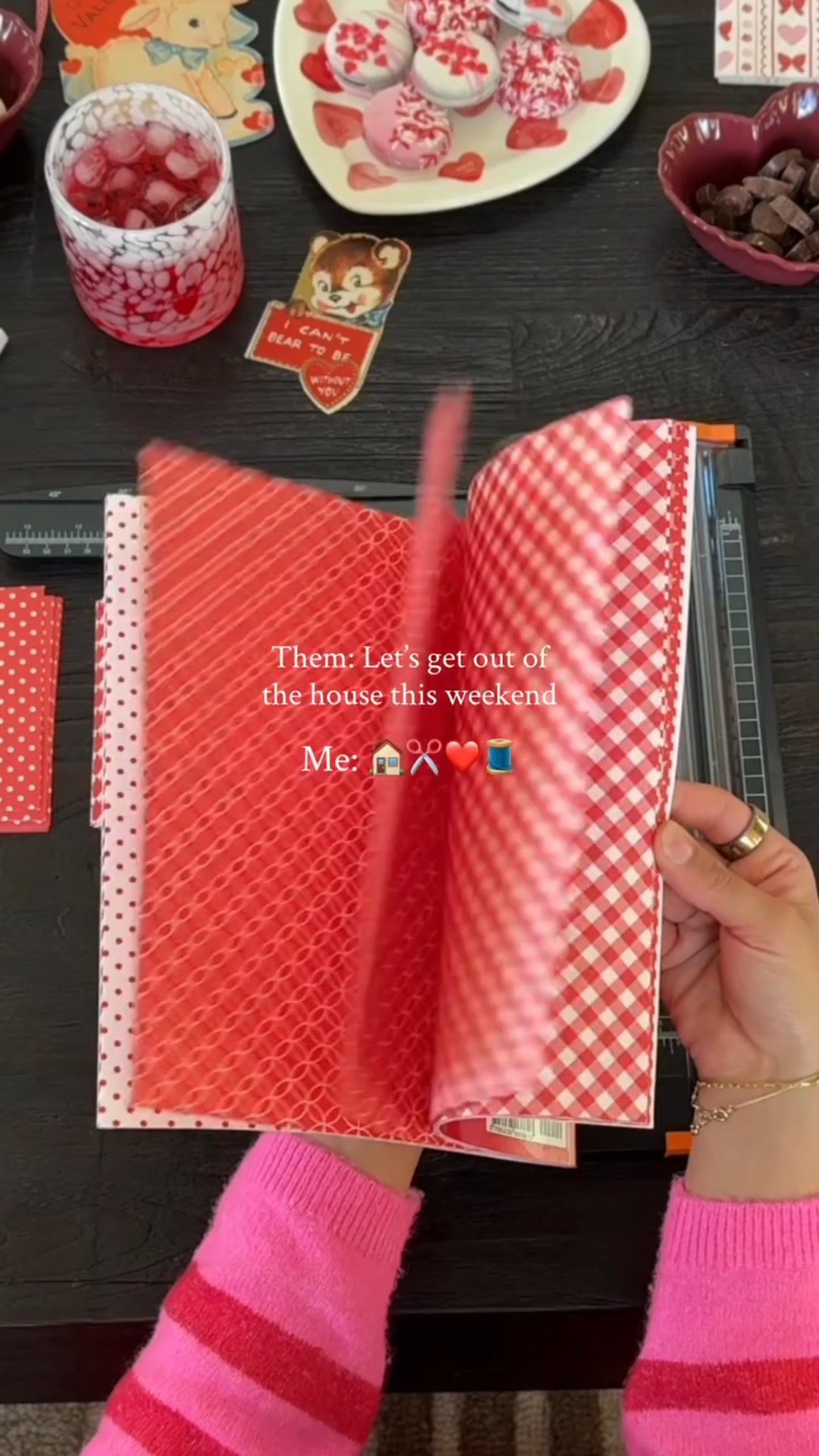 Crafting & snacking is on my agenda this weekend ✂️💘 hbu? #valentinesday #craftideas #heartgarland