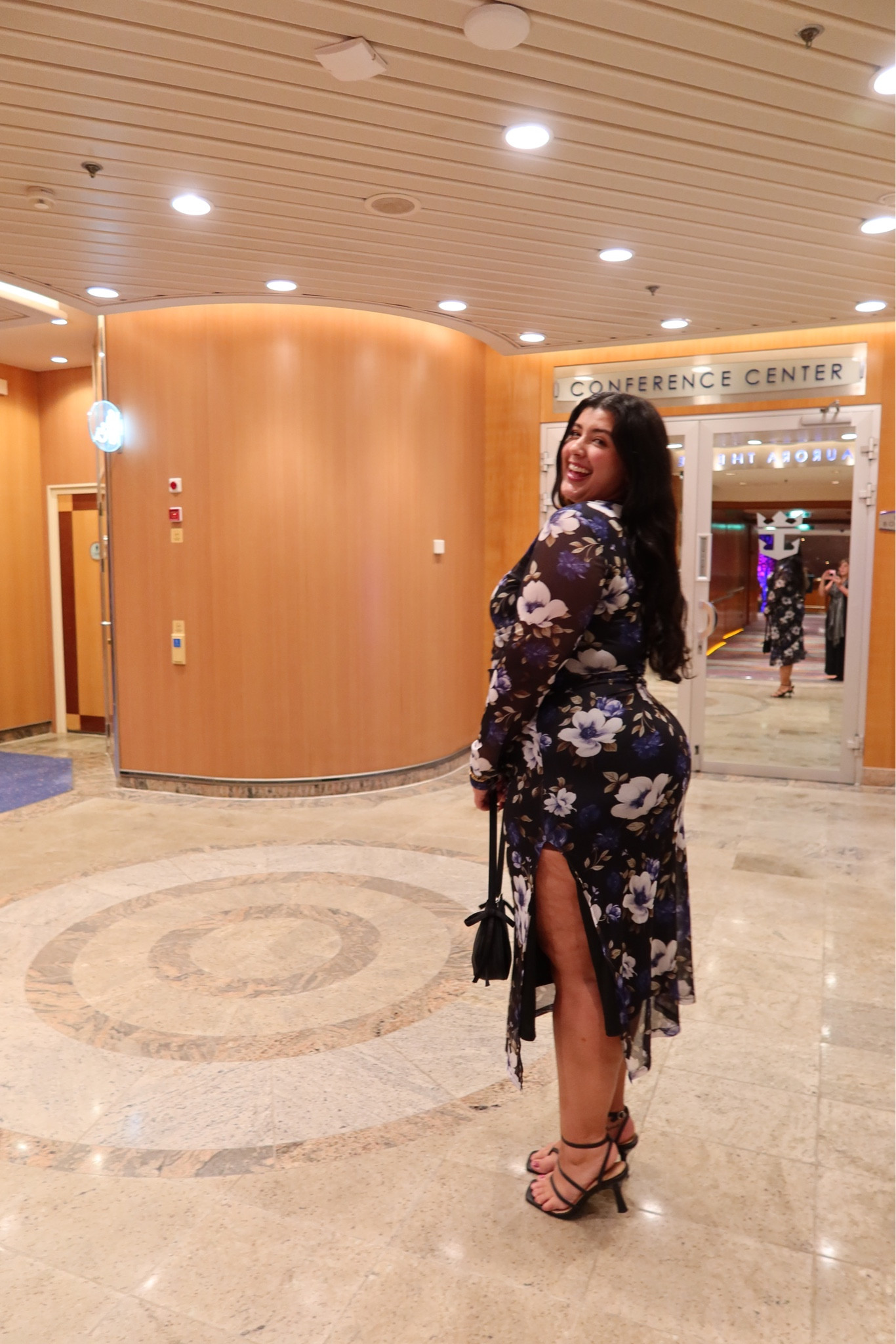 Curvy dress moment ✨
This floral slit dress is so flattering on curves — hugs in all the right places and moves beautifully. Perfect for date night, events, or a vacation dinner. Linked my exact dress, bag + heels!
#curvydress #plussizefashion #plussizestyle #curvyoutfitideas #nightoutoutfit #LTKcurves #LTKplussize 

#LTKPlusSize #LTKBeauty #LTKMidsize