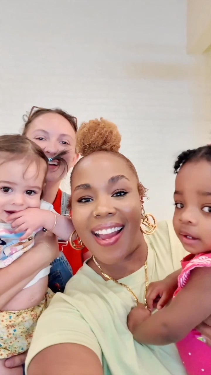 What’s up, beautiful people! 👋🏽 Y’all asked to see how we ACTUALLY balance it all, so here it is! From Sean’s morning daddy duties to my workout (with the cutest little interruptions!) to our nighttime tag-team flow! 💯 The REAL behind our family hustle - messy moments, workout wins, and those precious bedtime snuggles included! 🥹 Who else is figuring out this parenting dance every single day?! Drop a 🙌🏽 below (AND let me know how you do it)! #FamilyHustle #MomAndDadLife #DayInTheLife #ParentingReality
 

 #LTKHome #LTKWorkwear #LTKFamily