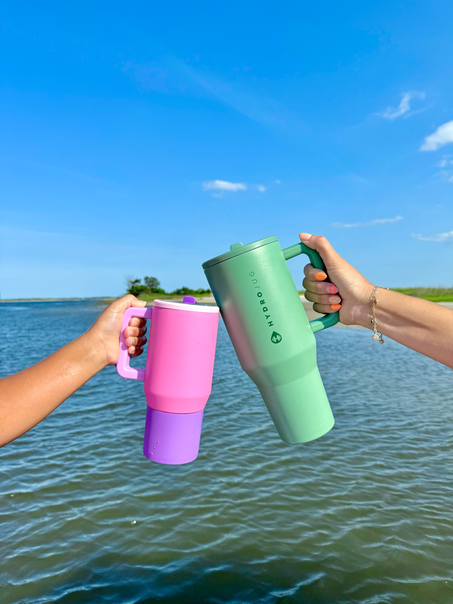 Mom and me hydrojug for our hot summer days! They stay cold ALL day long, and the best part….they’re leakproof! Toss them in your beach bag and go! 

The 20oz kids size has a silicone bottom for quiet drops from the kiddos! 


Leakproof cup/ hydrate/ active lifestyle / workout/ pool day/ beach/ cocktail/ summer finds#LTKFitness 

#LTKActive #LTKSaleAlert