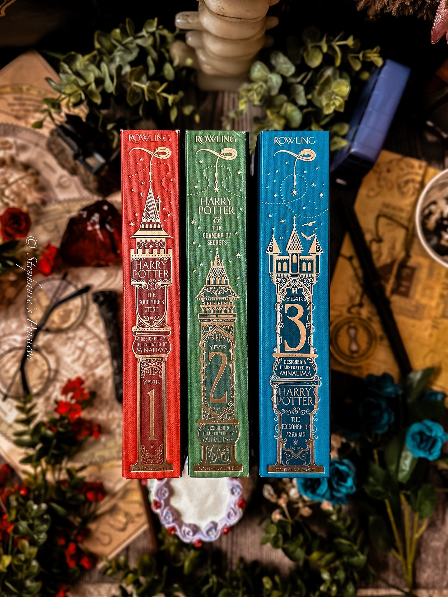 Harry Potter x Mina Lima 

These illustrated editions of the first three Harry Potter books are some of my favorites! Mina Lima captured the magic of the wizarding world so beautifully! 

Do you own these?

#harrypotter #wizardingworld #hogwarts #minalima #harrypotterbooks #jkrowling #gryffindor #harrypotterandthesorcerersstone #harrypotterandthechamberofsecrets #harrypotterandtheprisonerofazkaban 
Harry Potter 
Hogwarts 
Wizarding World 
Gryffindor