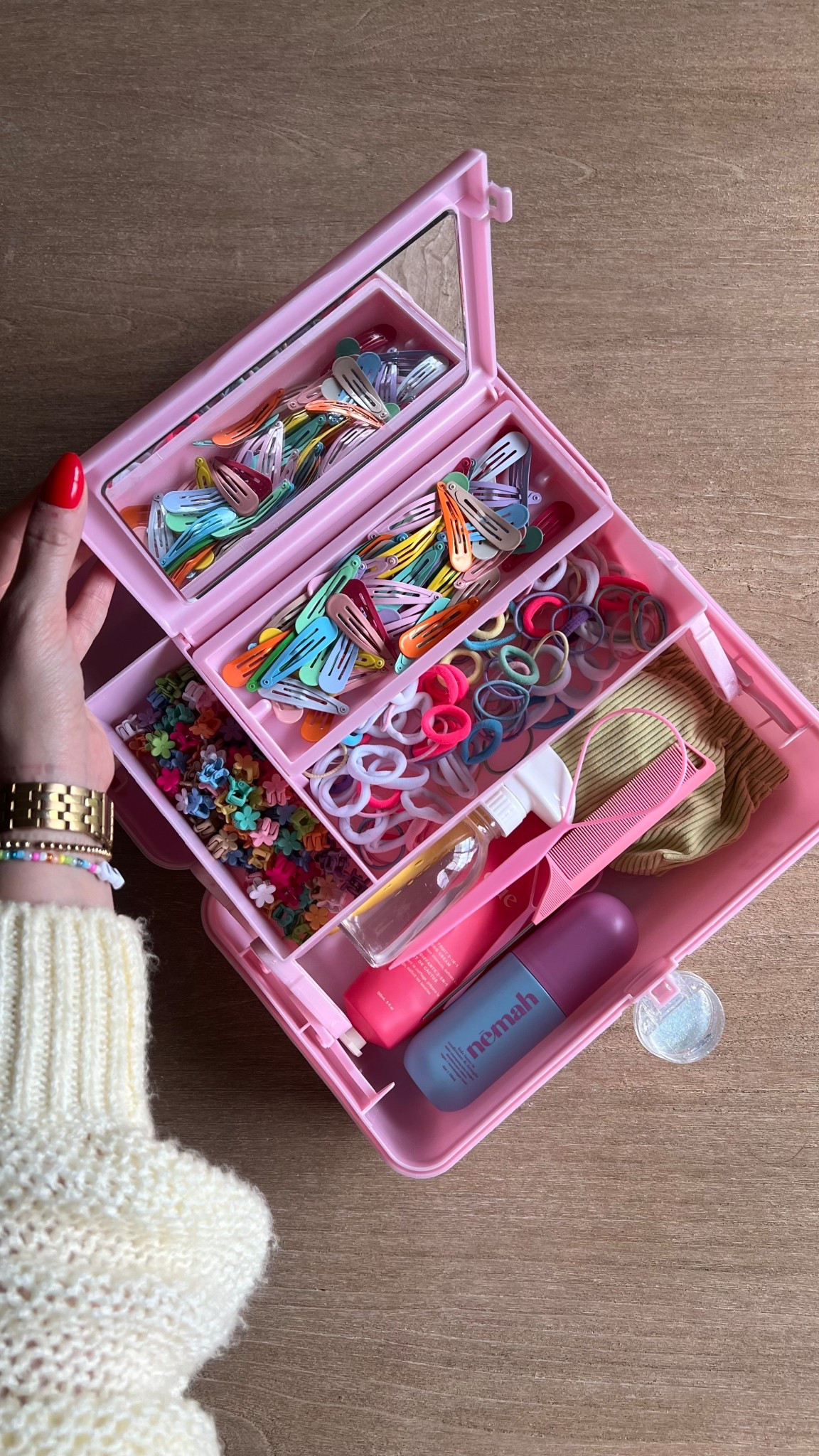 Demi’s hair essentials / caboodle for organization