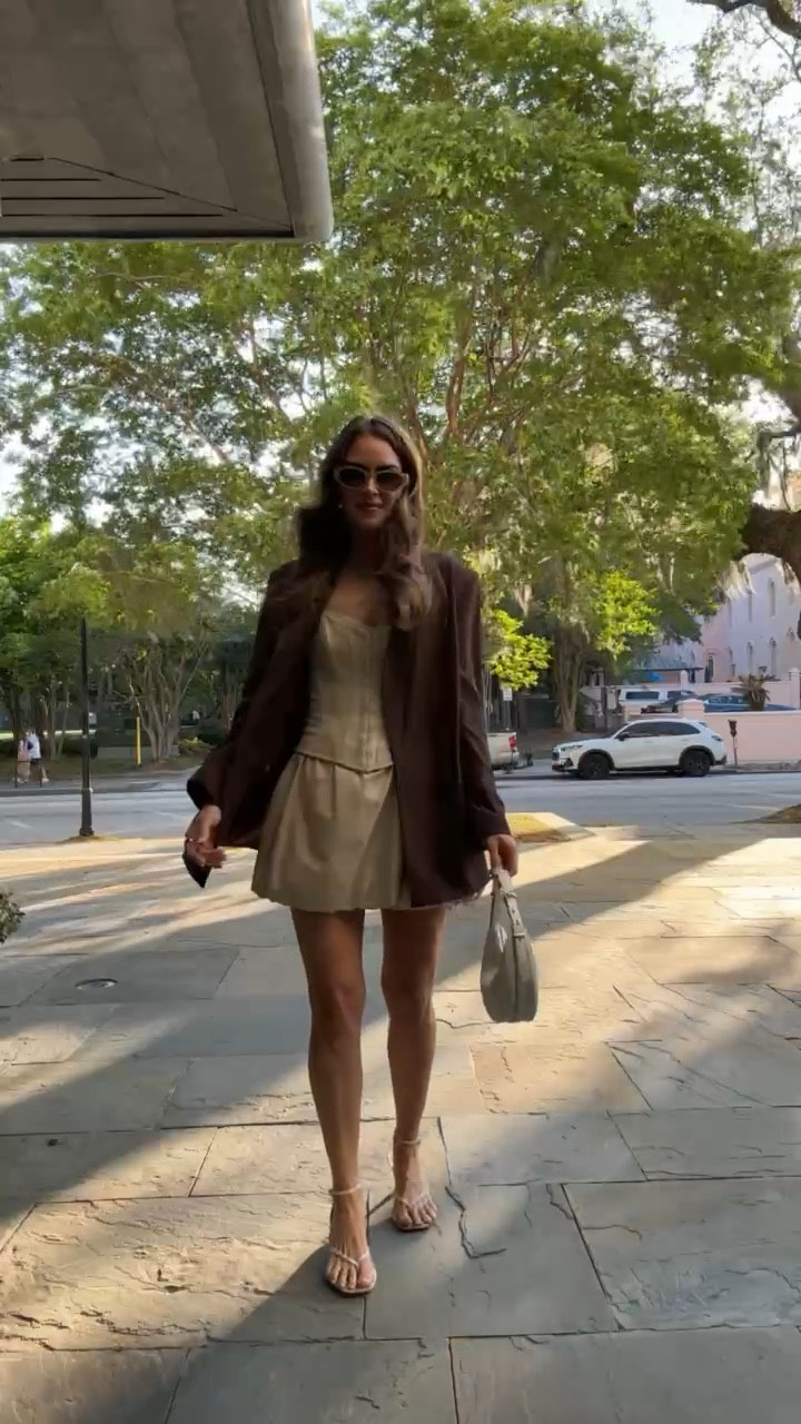 OOTN - dinner with the girls in Charleston ✨
Size small dress


#LTKTravel #LTKdayinmylife #LTKootd