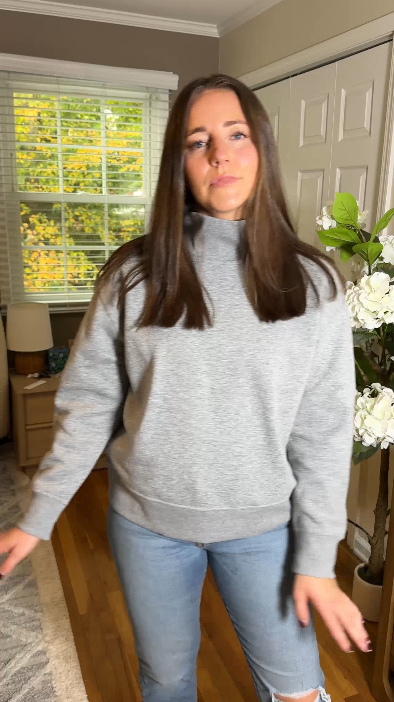 This sweatshirt is perfection! It fits so nicely and it's insanely comfy! 

Wearing size M 

 