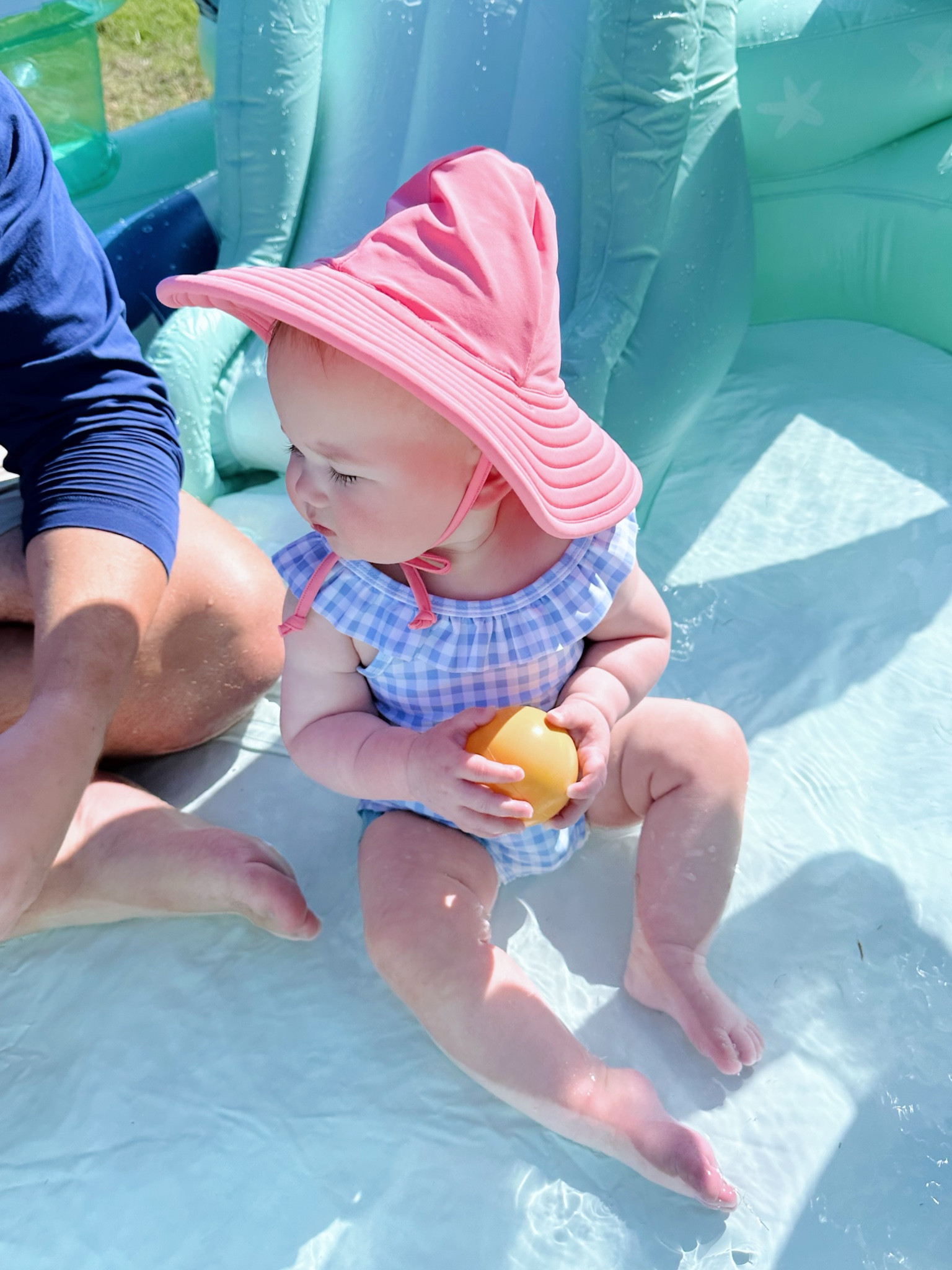 Madden’s OOTD! hat is ruffle butts! 