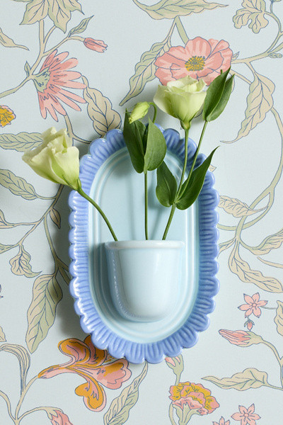Scalloped Flower Bouquet Ceramic Wall Vase | Urban Outfitters (US and RoW)
