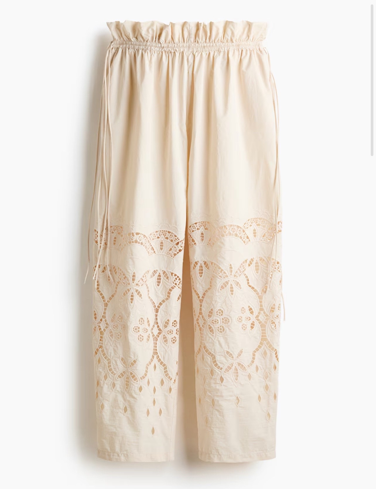 New in H&M 🔥 resort wear
DRAWSTRING PANTS WITH EYELET EMBROIDERY
