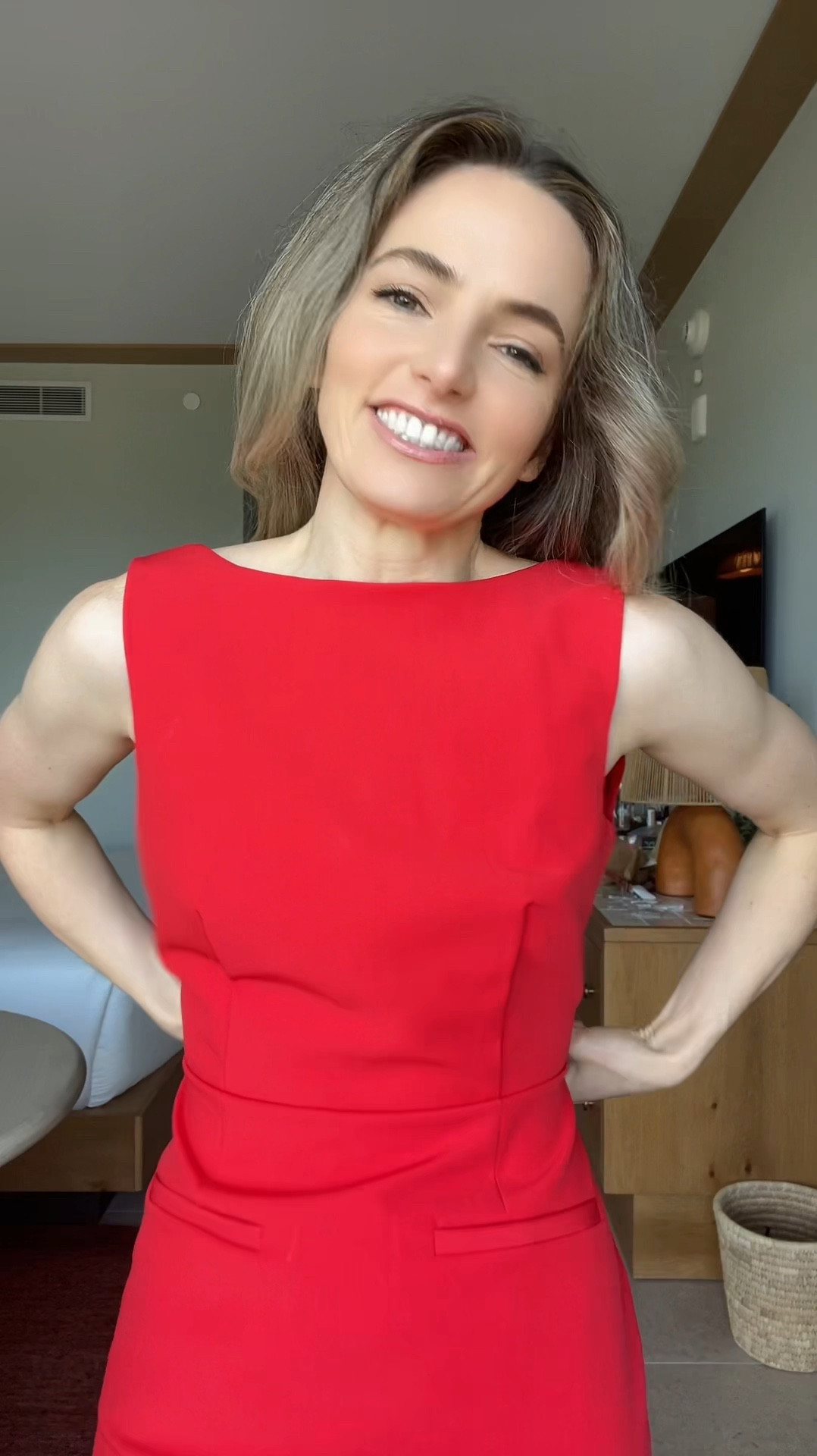 a holiday party outfit for my boyfriend’s company Christmas party- I’m obsessed with this dress! I’m wearing a size small. It’s the perfect Christmas / Christmas Eve dress if you’re going out for the holiday. 🎄🎁

#LTKHoliday #LTKWatchNow #LTKSeasonal