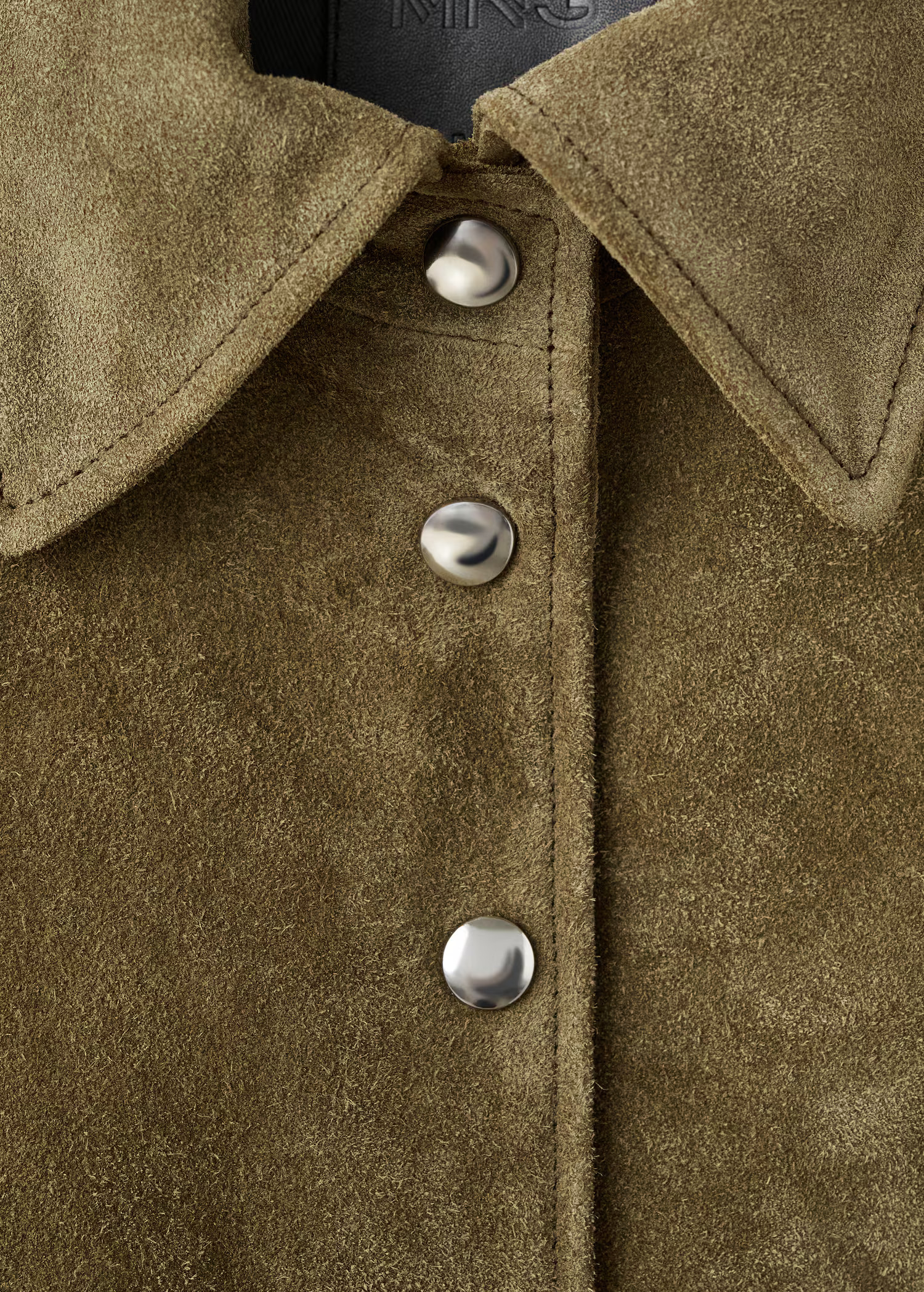 Wildlederjacke mit Knöpfen aus Veloursleder - Damen | MANGO Deutschland | Mango EU